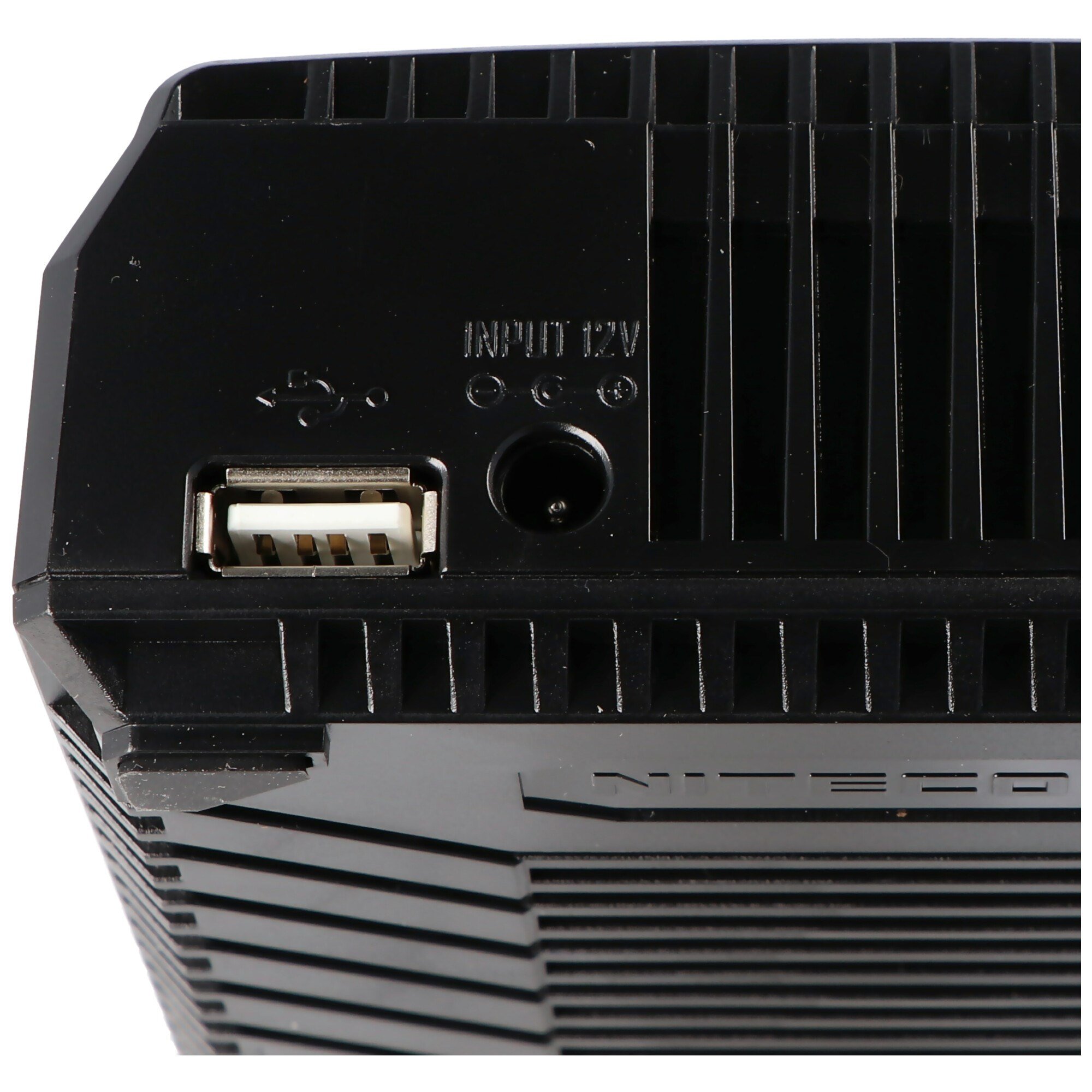 Nitecore SC4 hızlı şarj cihazı neredeyse tüm Li-ion, NiMH ve LiFEPO4 piller için uygundur