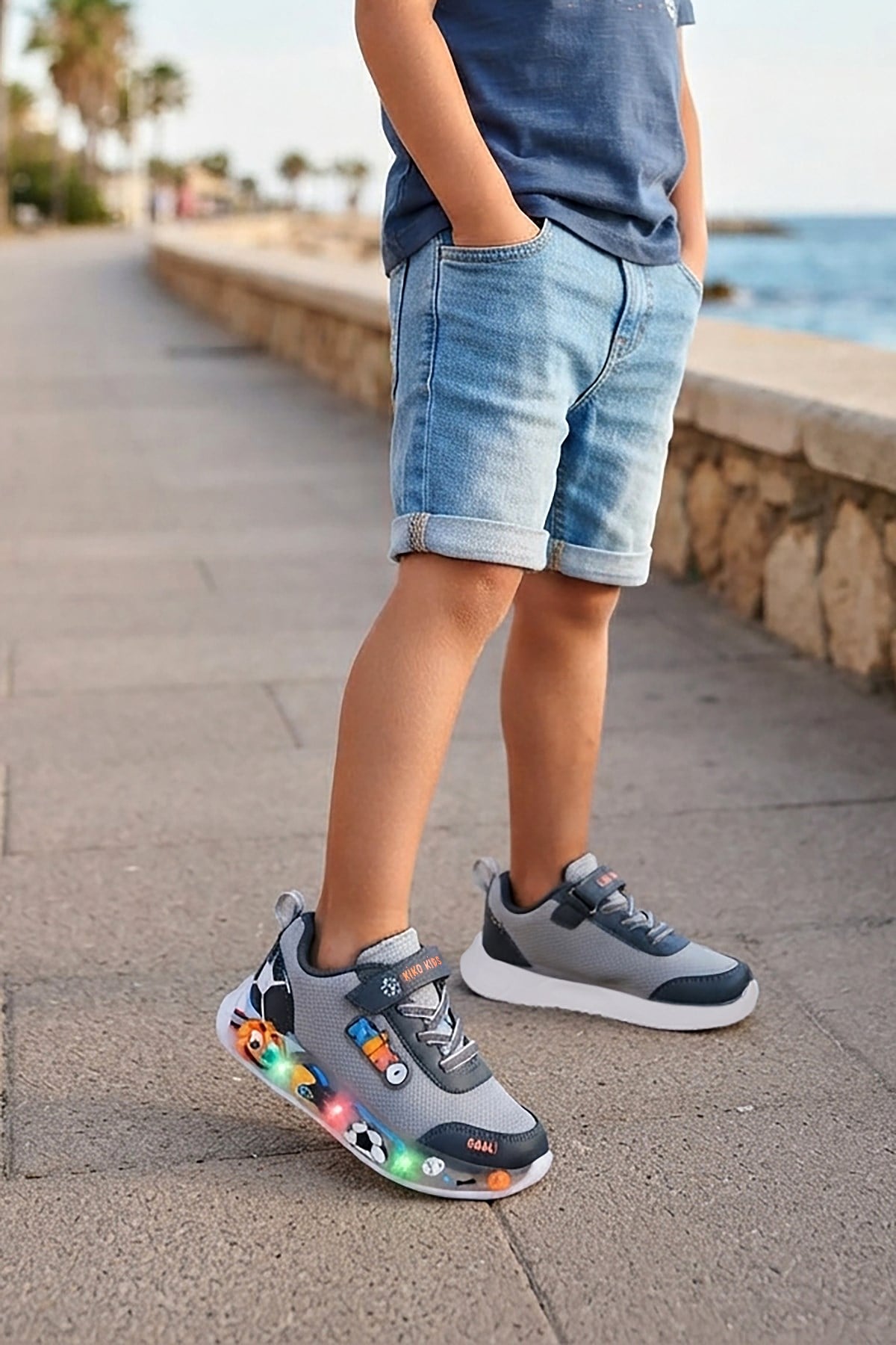 Velcro Işıklı Günlük Cırtlı Erkek Çocuk Spor Ayakkabı Buz - Füme