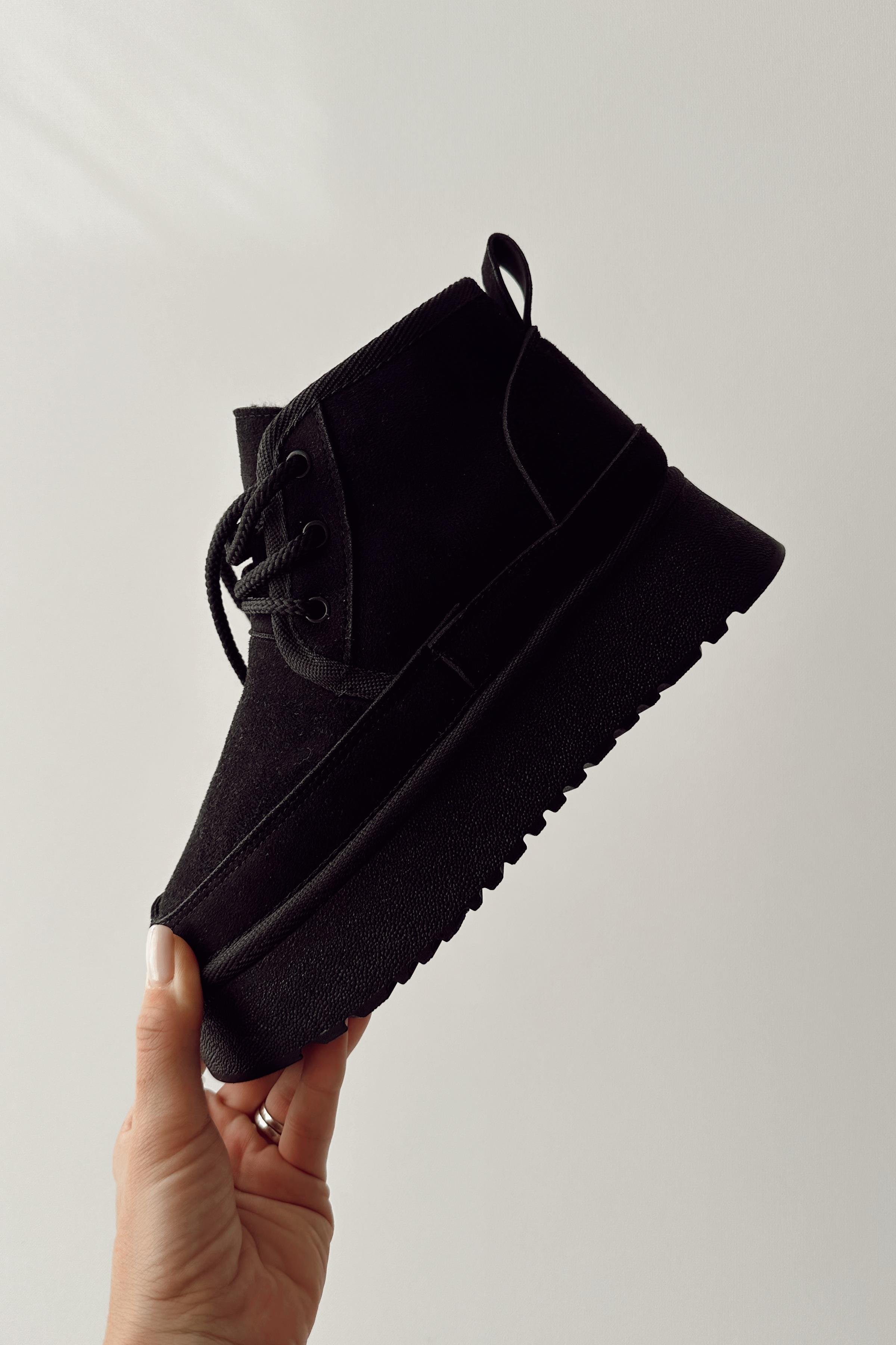 Fire Siyah Bağcıklı Bot