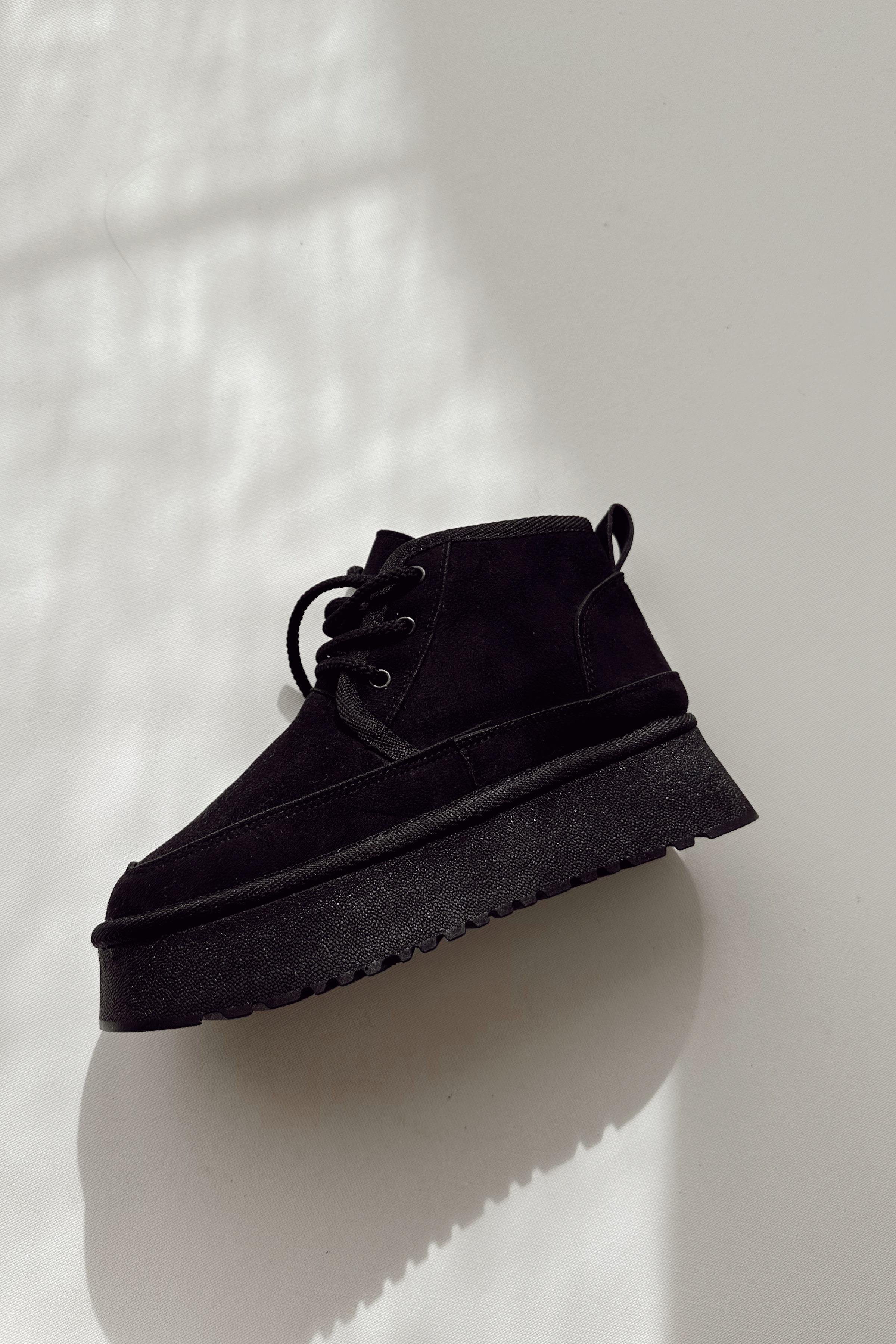 Fire Siyah Bağcıklı Bot