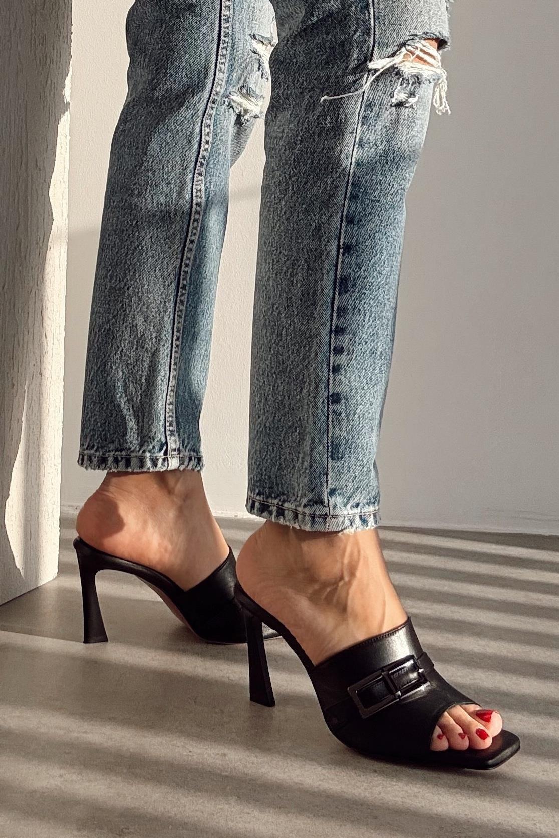 Sale Tangle Siyah Hakiki Deri Topuklu Terlik