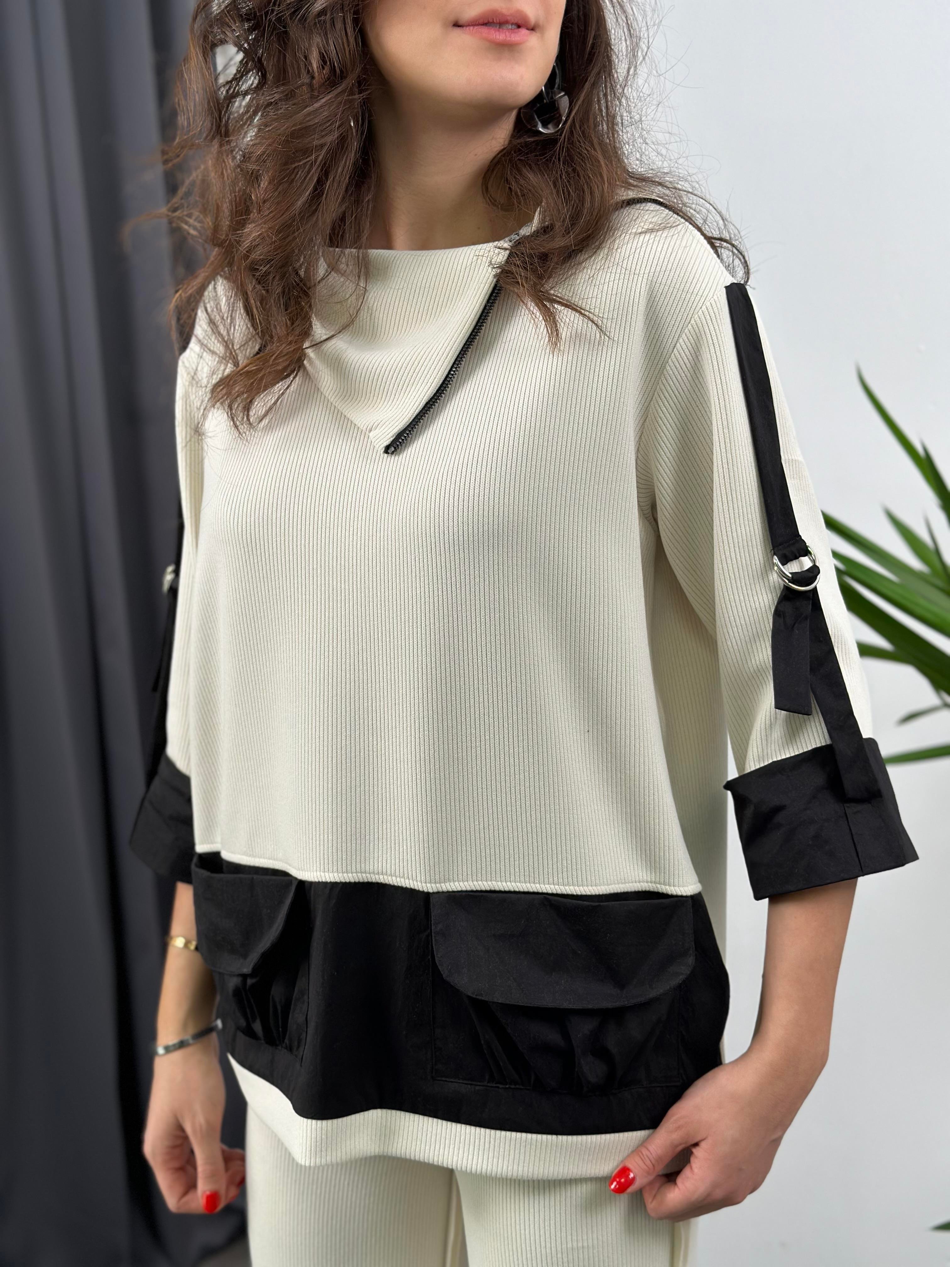 BALİ KREM CEP DETAYLI TRİKO BLUZ