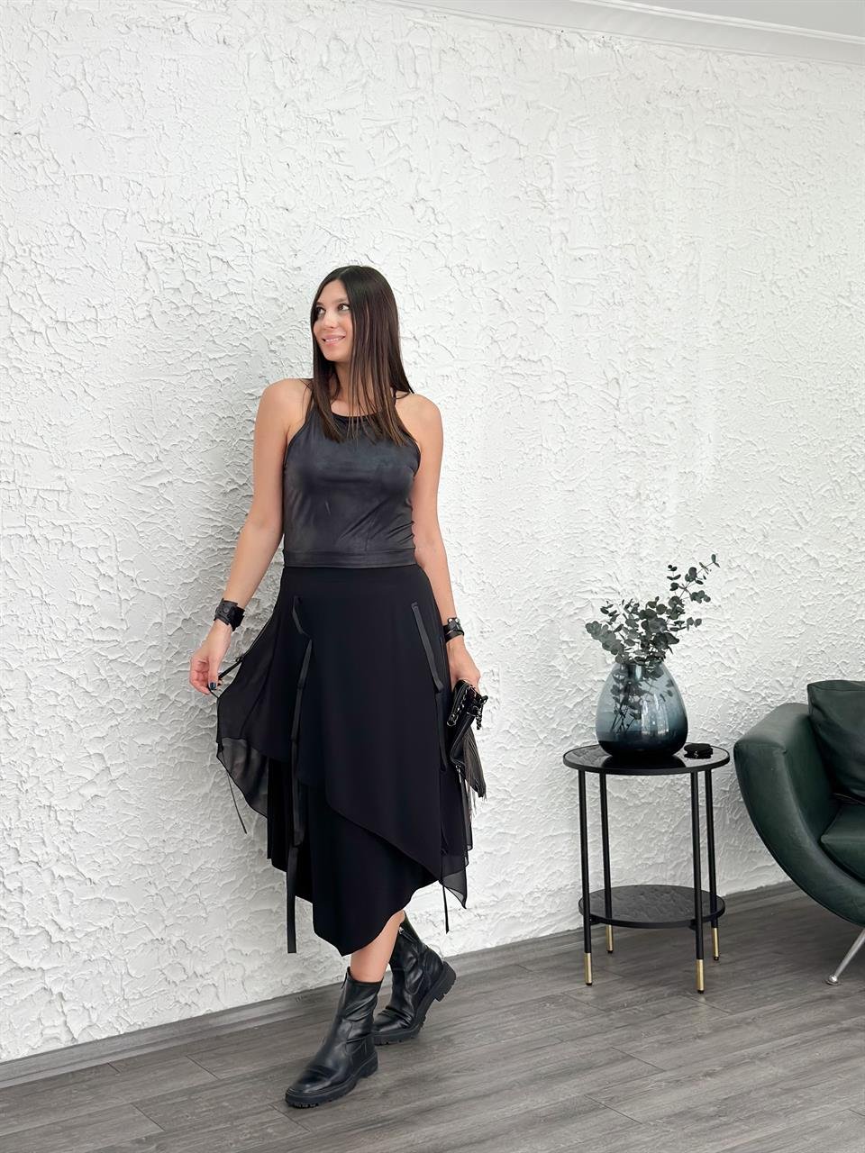 COSMOS SİYAH ASKILI CROP