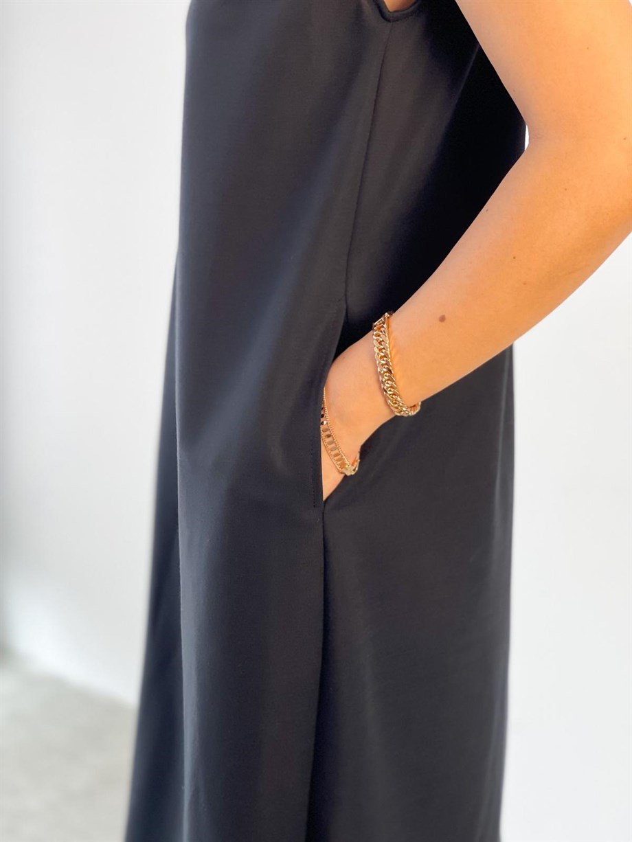 FAM ÖN ARKA V SİYAH ELBİSE