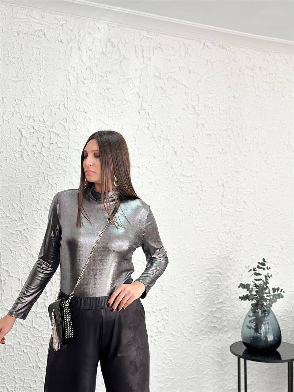 FOSE METALİK TASARIM BLUZ