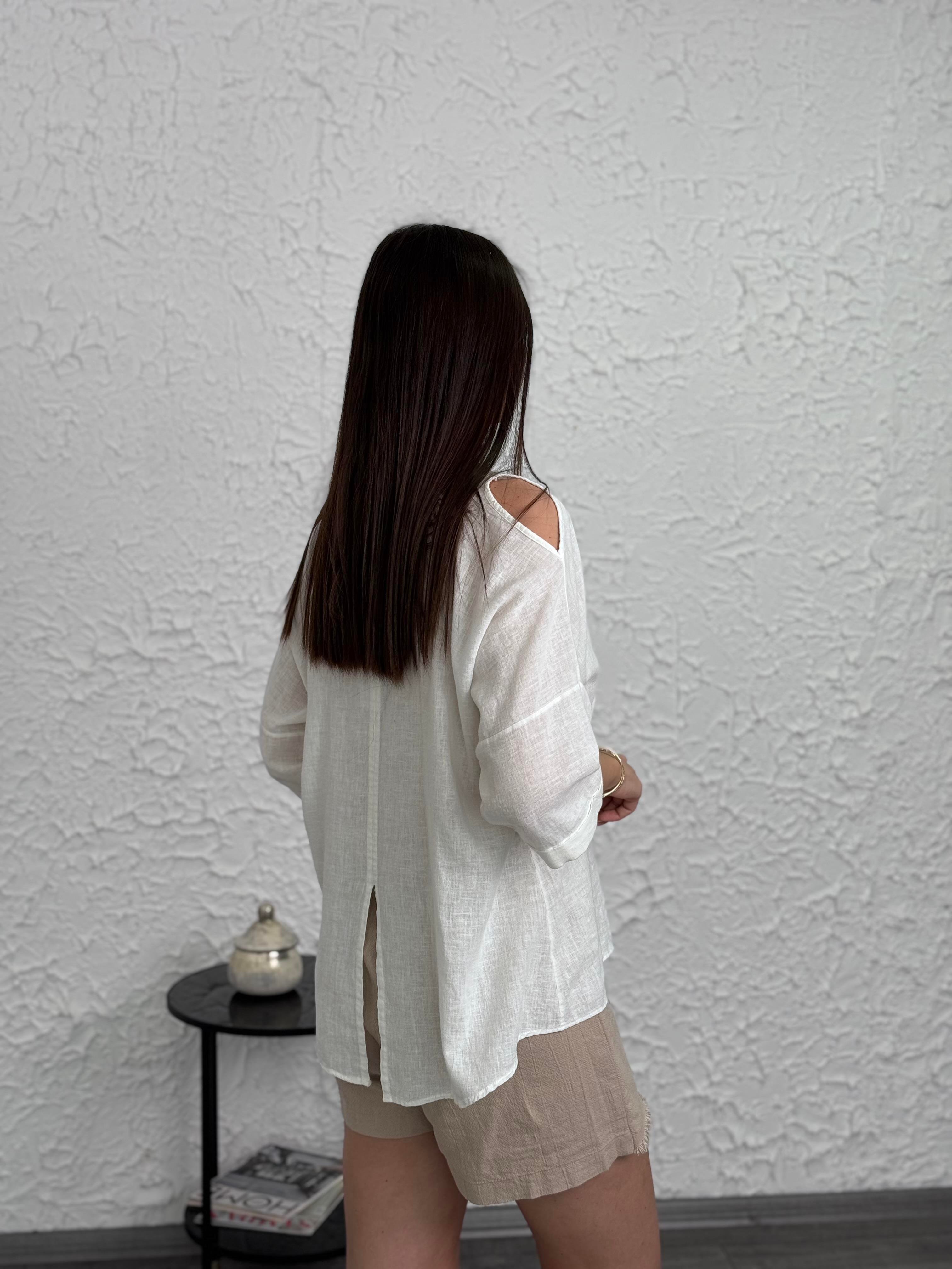 GİLİ OMUZ DETAYLI BEYAZ KETEN GÖMLEK