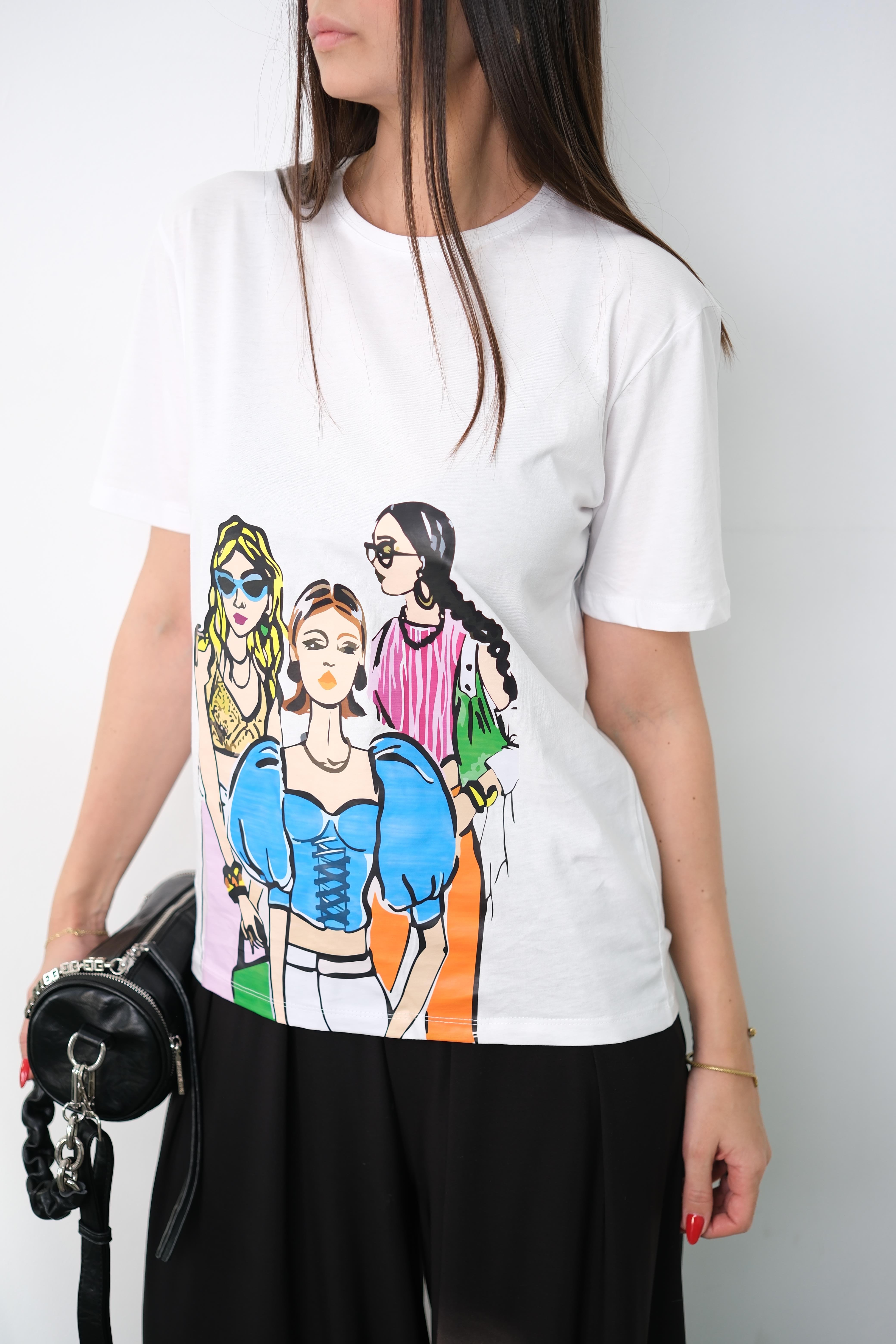 GİRLS BEYAZ BASKILI TİŞÖRT