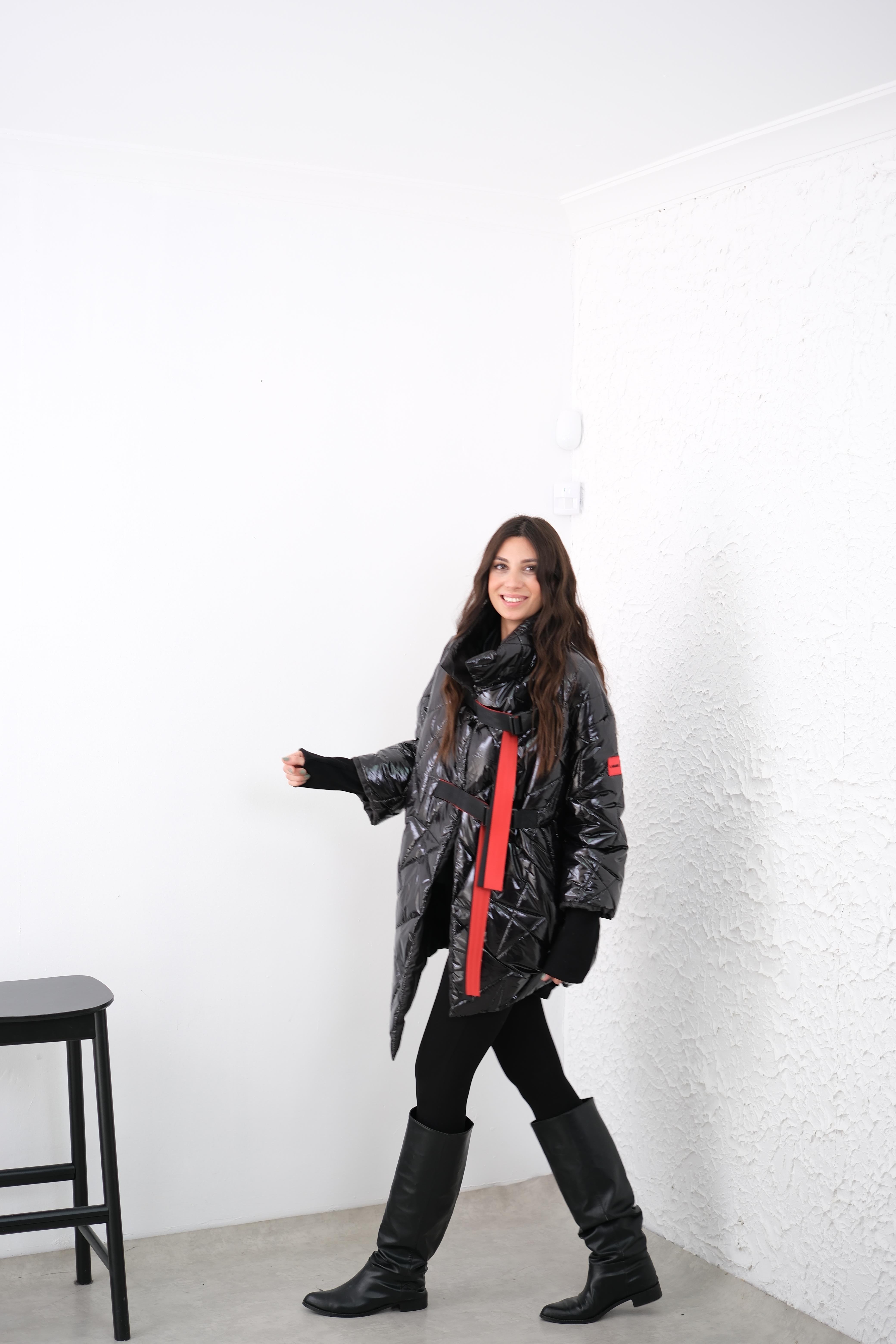 İNSY SİYAH TASARIM MONT