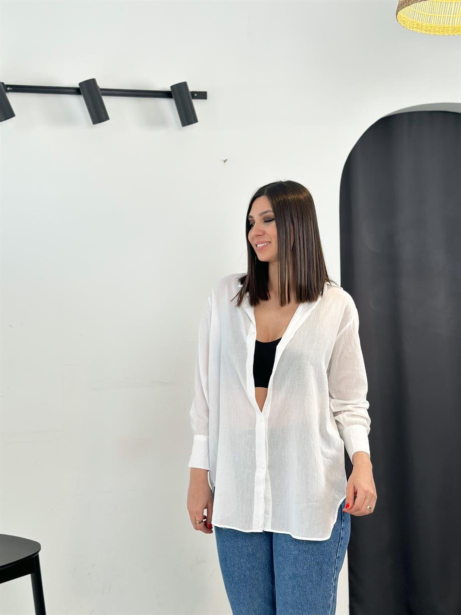 İSYA SIRTI DÜĞMELİ BEYAZ GÖMLEK