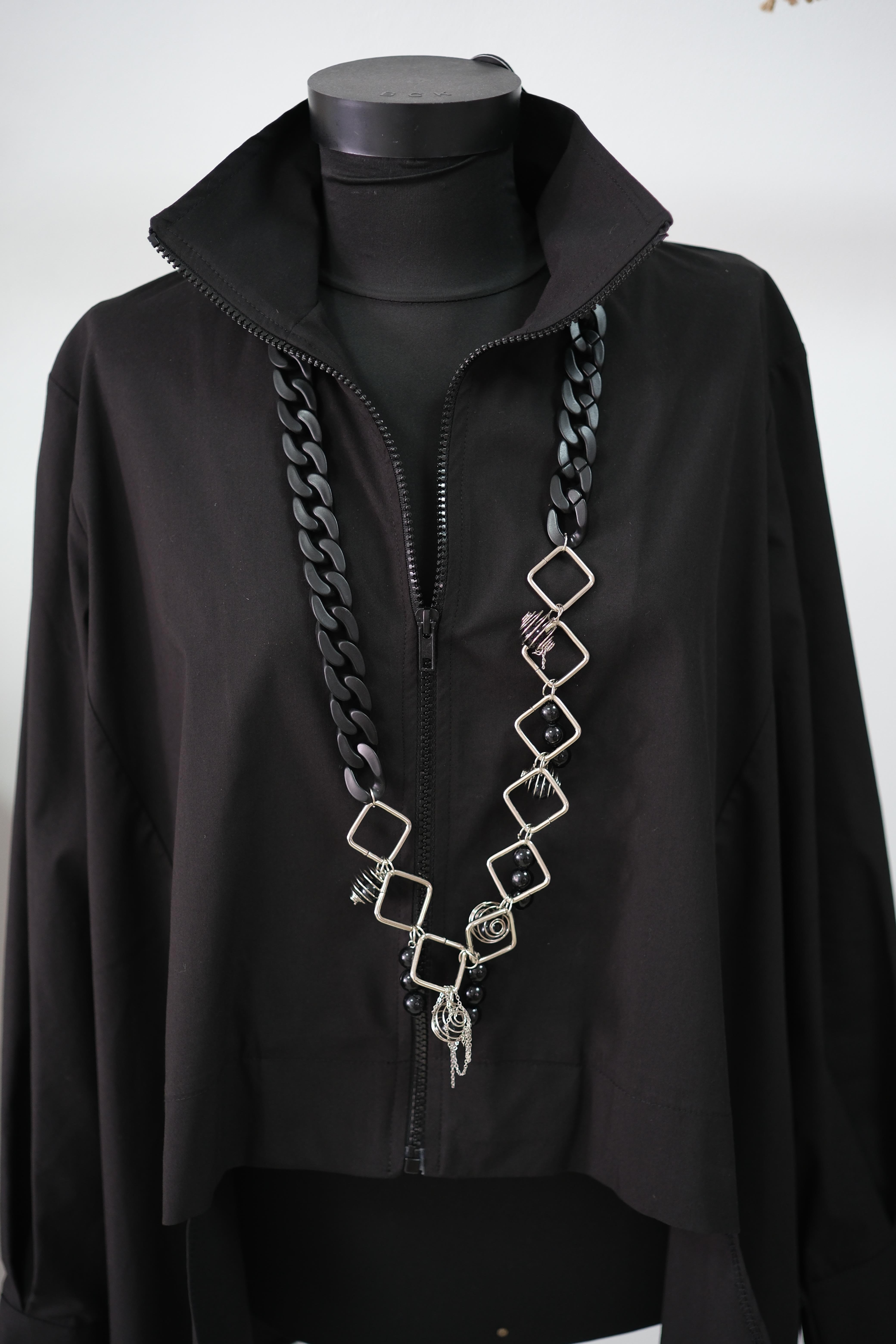 KİA SİYAH ZİNCİR KOLYE