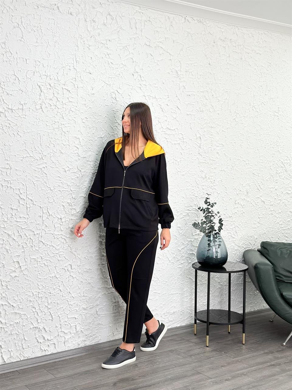 LE CORNER SARI DETAYLI SİYAH PANTOLON