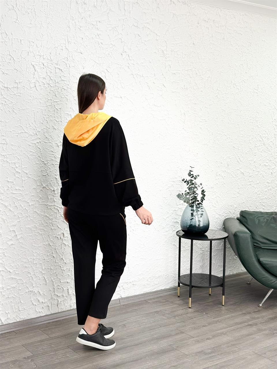 LE CORNER SARI DETAYLI SİYAH PANTOLON