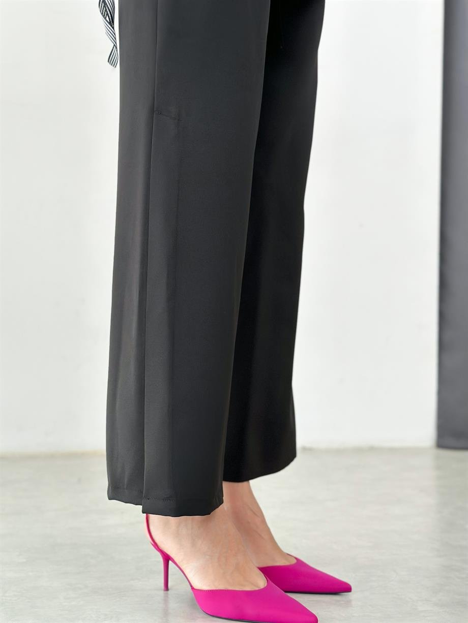 LOGONA YIRTMAÇLI SİYAH PANTOLON