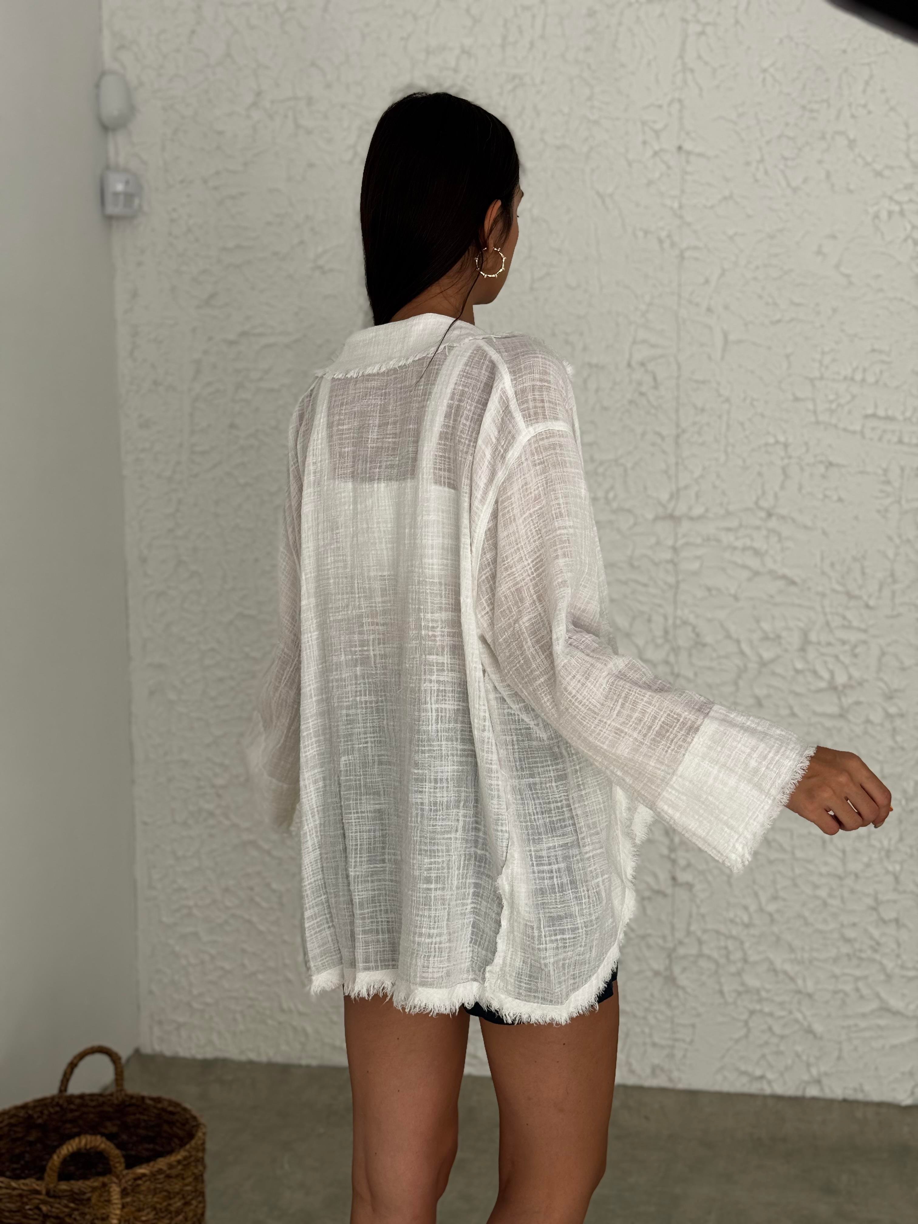 LORNA BEYAZ TASARIM PÜSKÜL GÖMLEK