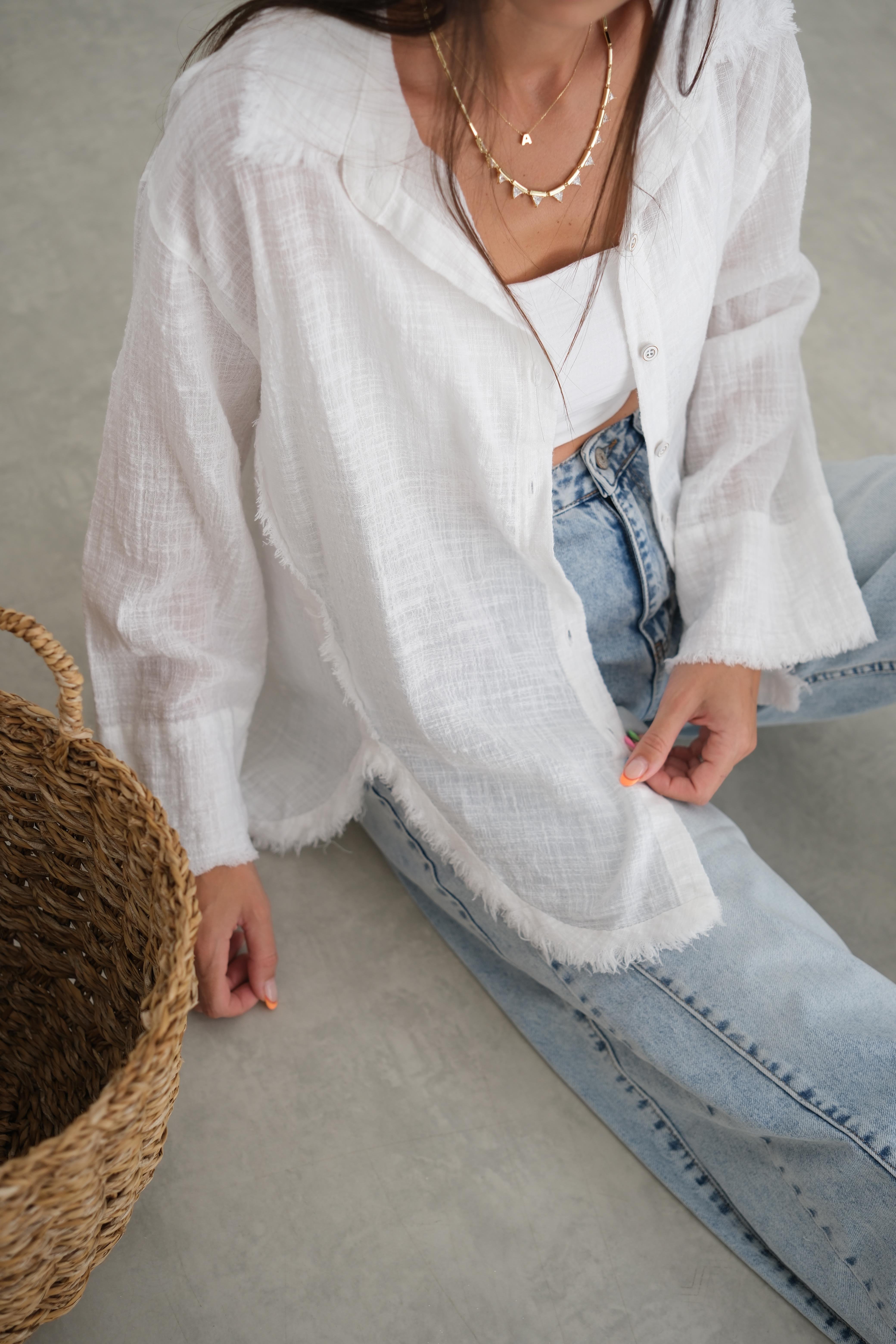 LORNA BEYAZ TASARIM PÜSKÜL GÖMLEK