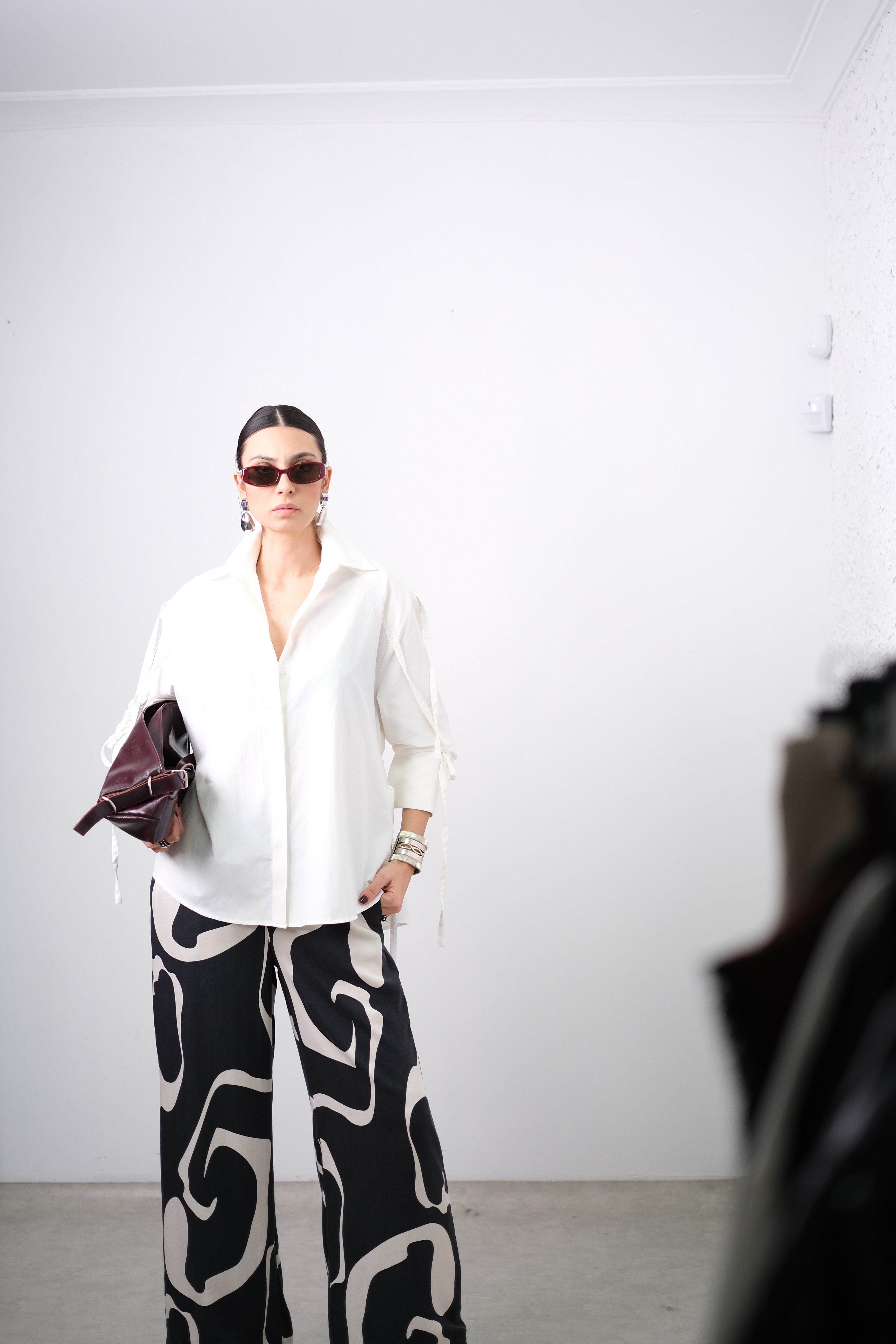 LUNA BAĞLAMA DETAYLI BEYAZ GÖMLEK