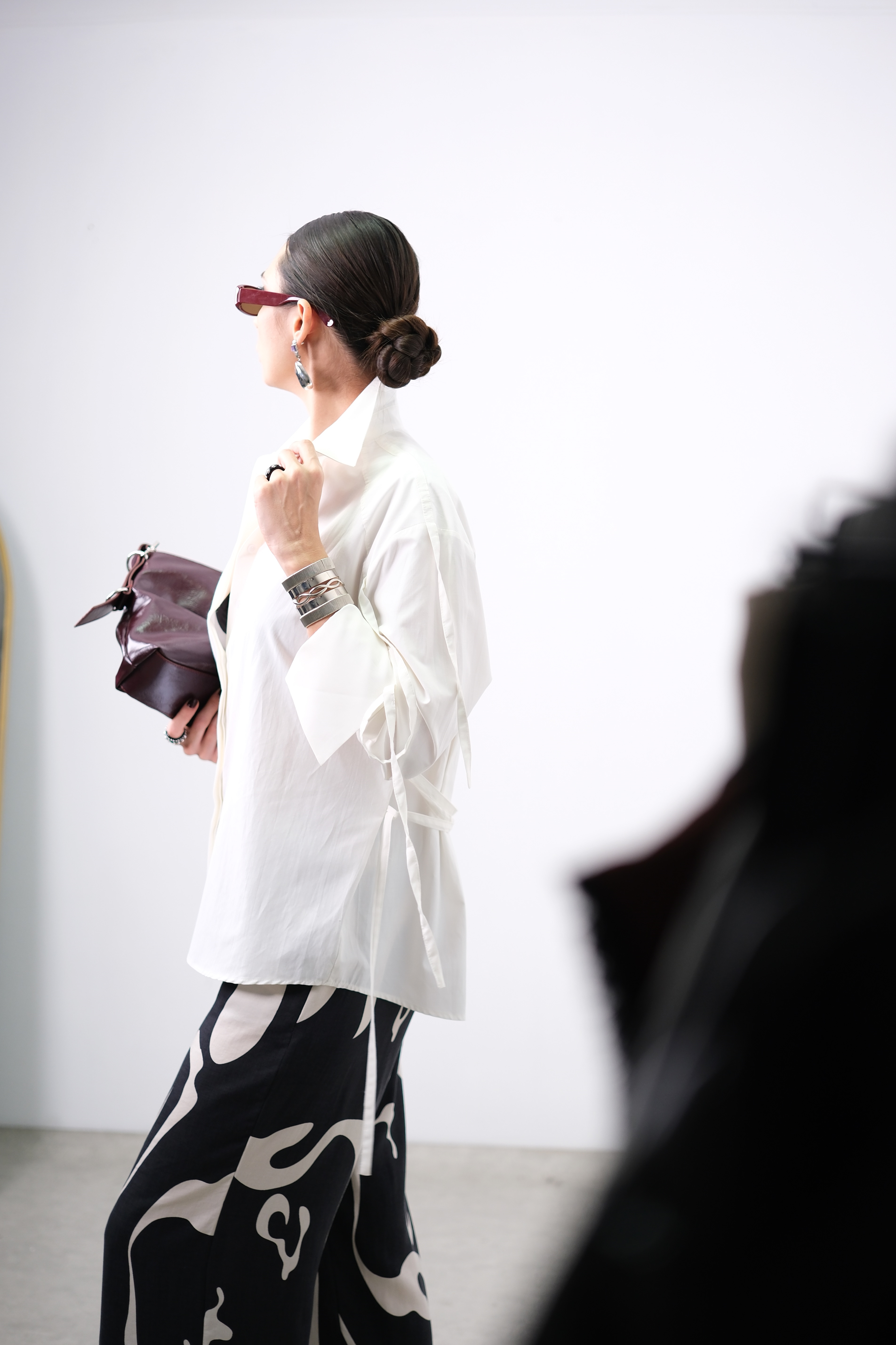 LUNA BAĞLAMA DETAYLI BEYAZ GÖMLEK