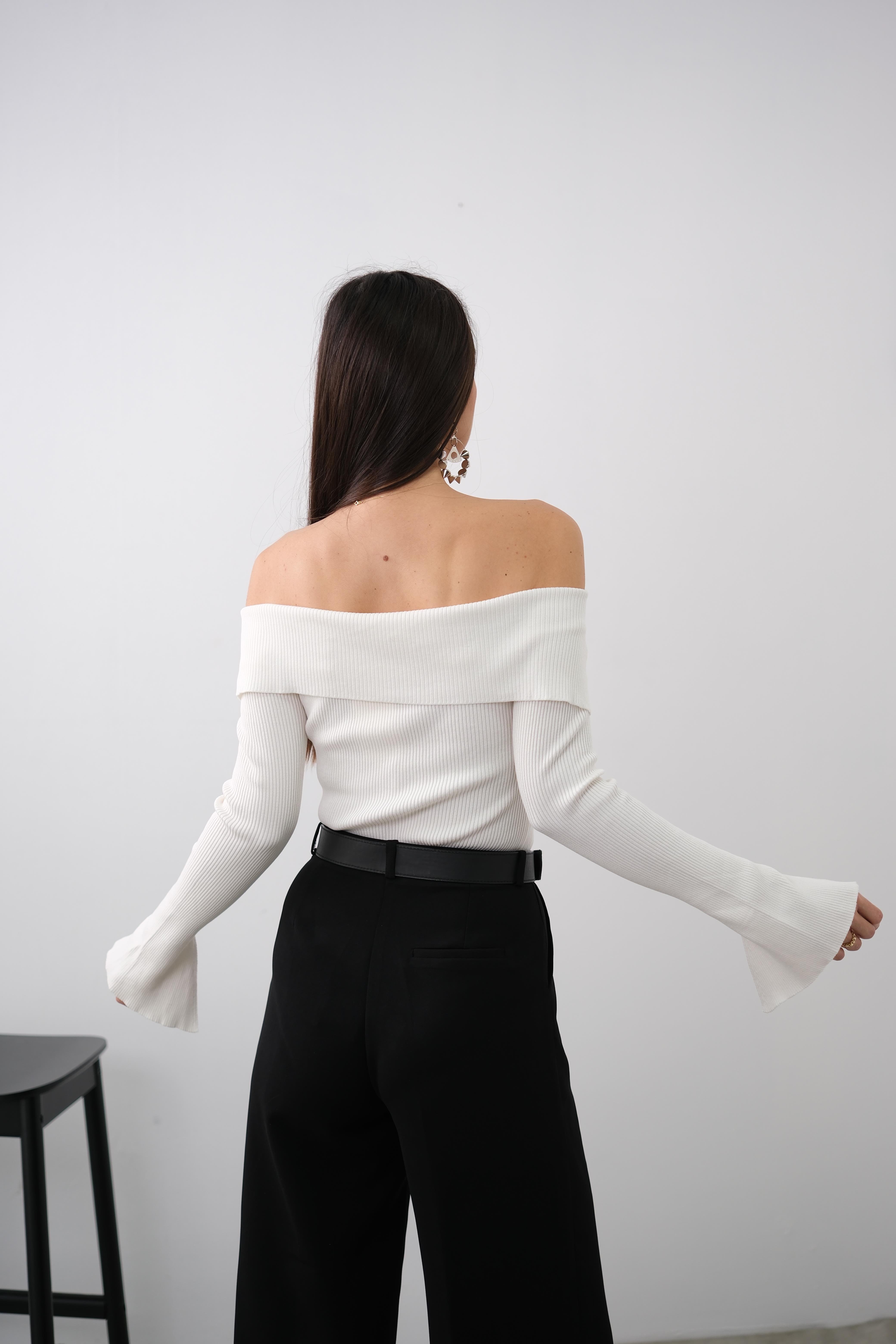 MATİ FERMUARLI MADONNA BEYAZ BLUZ