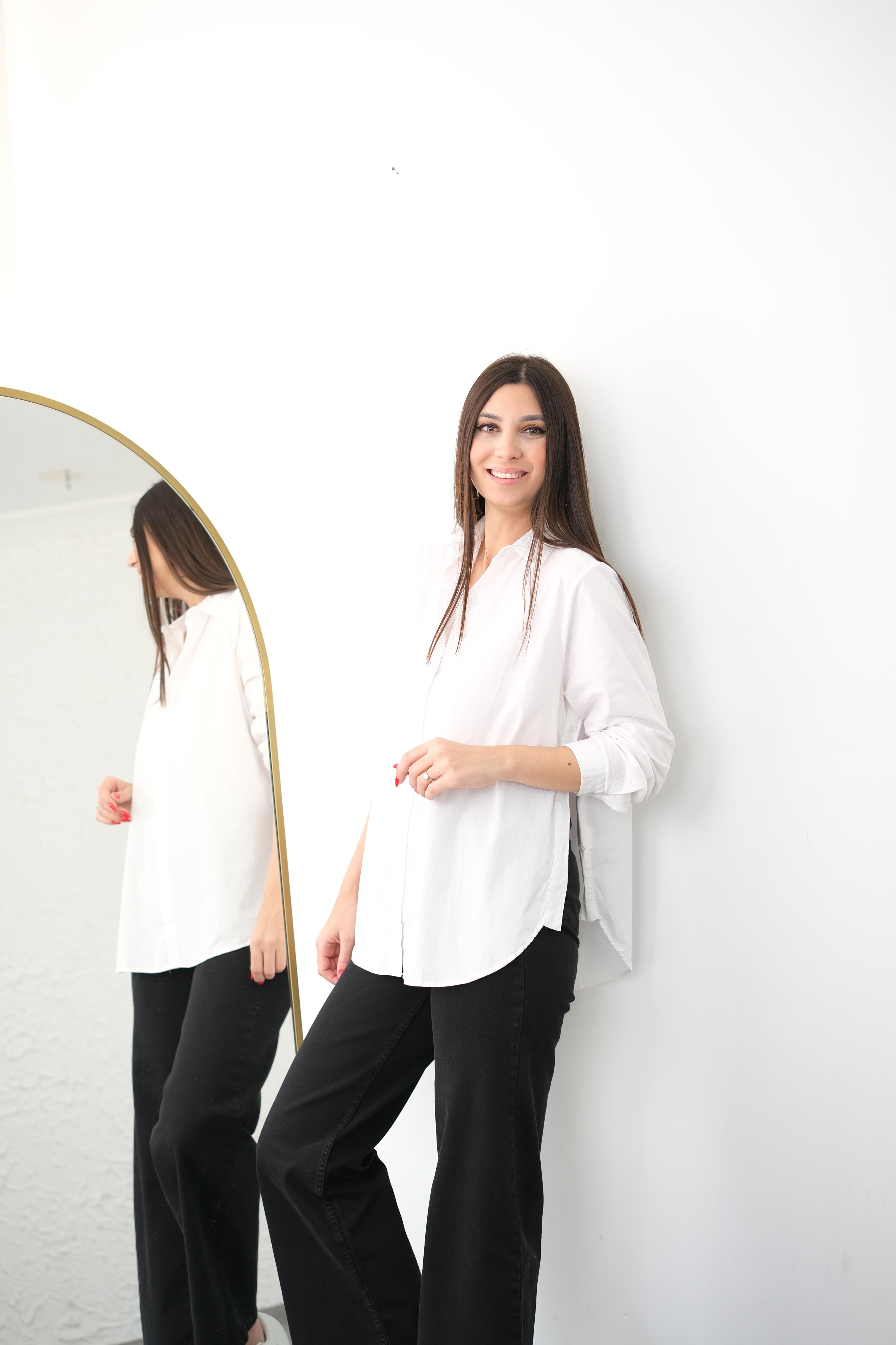 MİRA YAN DÜĞMELİ BEYAZ GÖMLEK