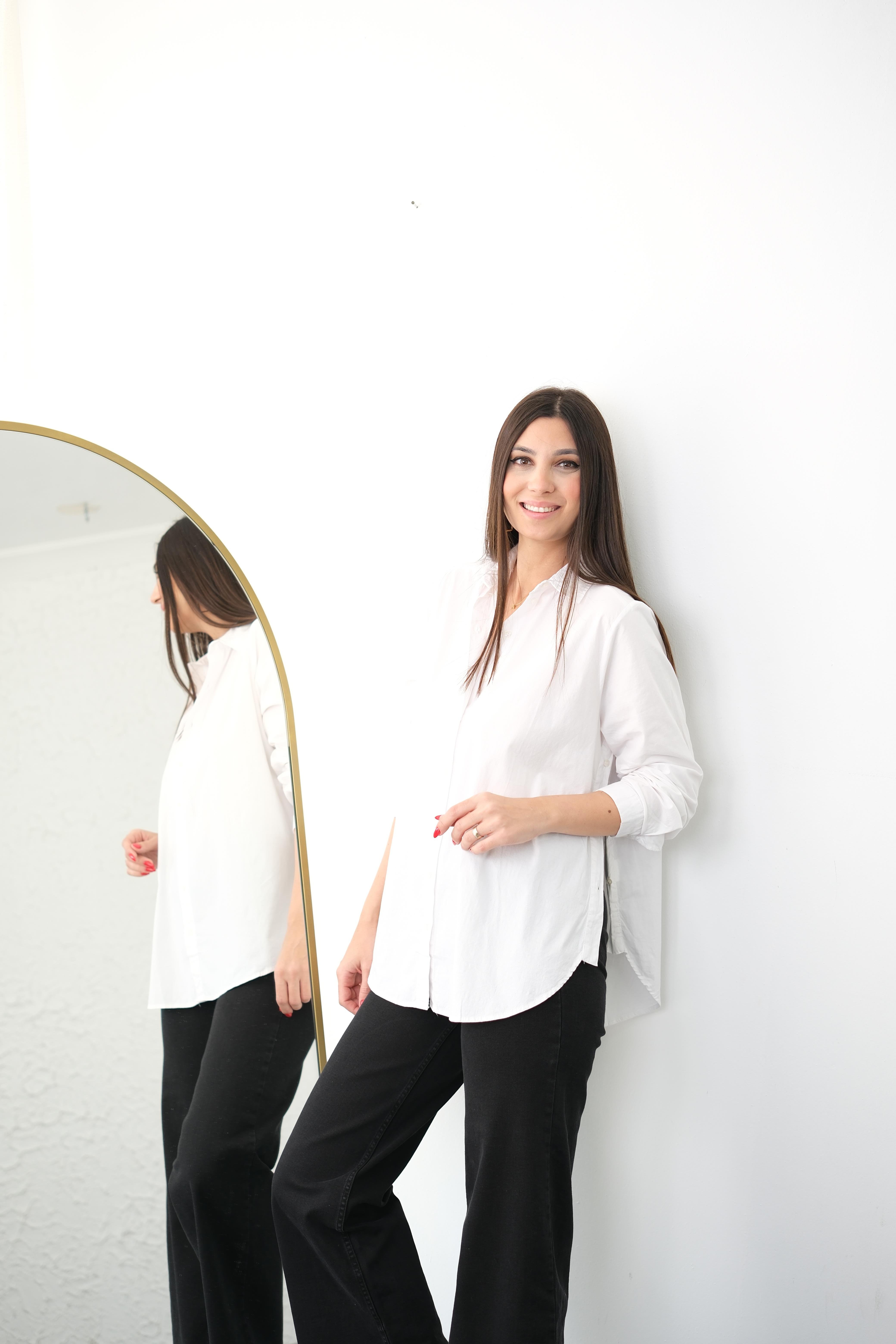 MİRA YAN DÜĞMELİ BEYAZ GÖMLEK