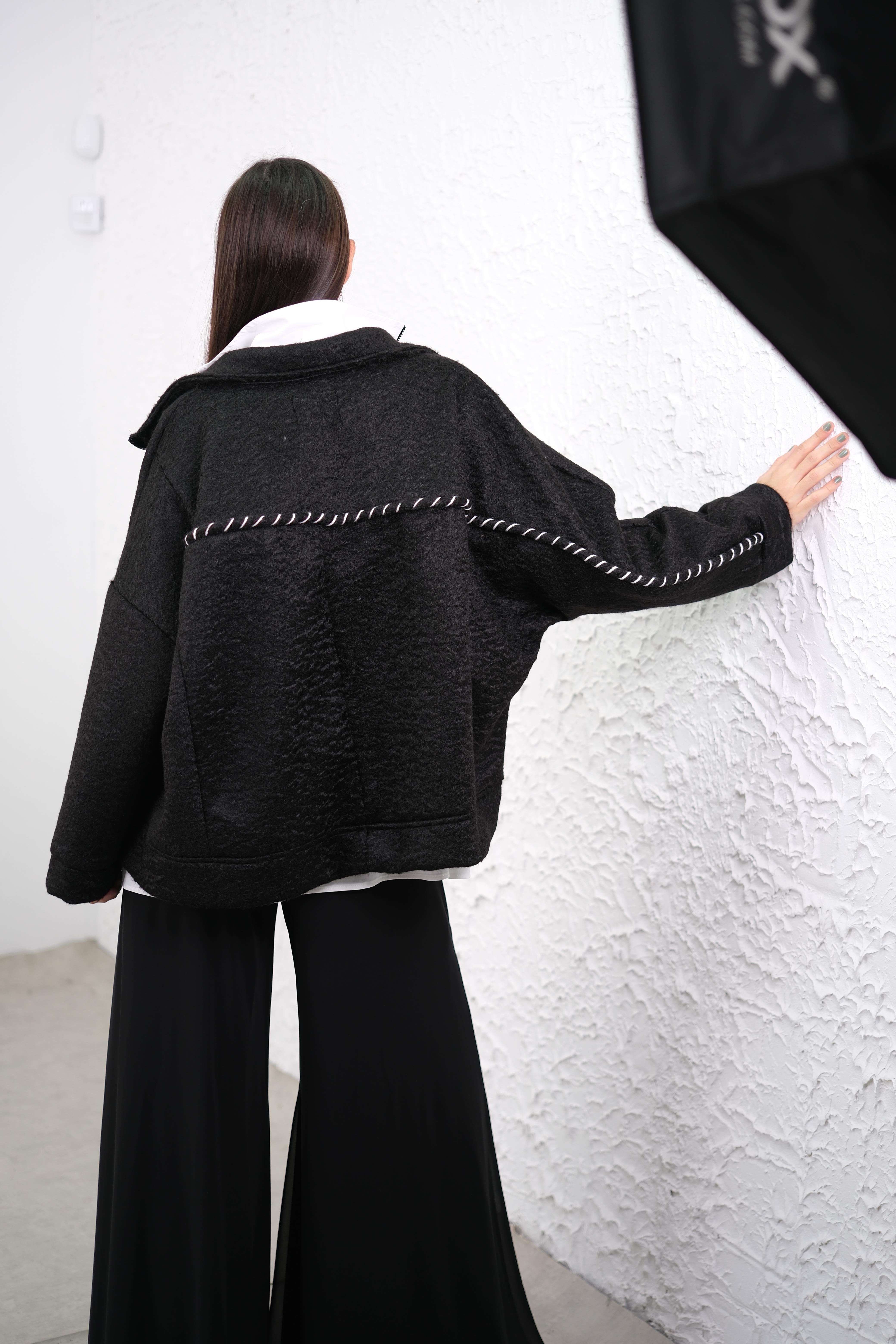 NUSON DKİŞ DETAYLI SİYAH KABAN