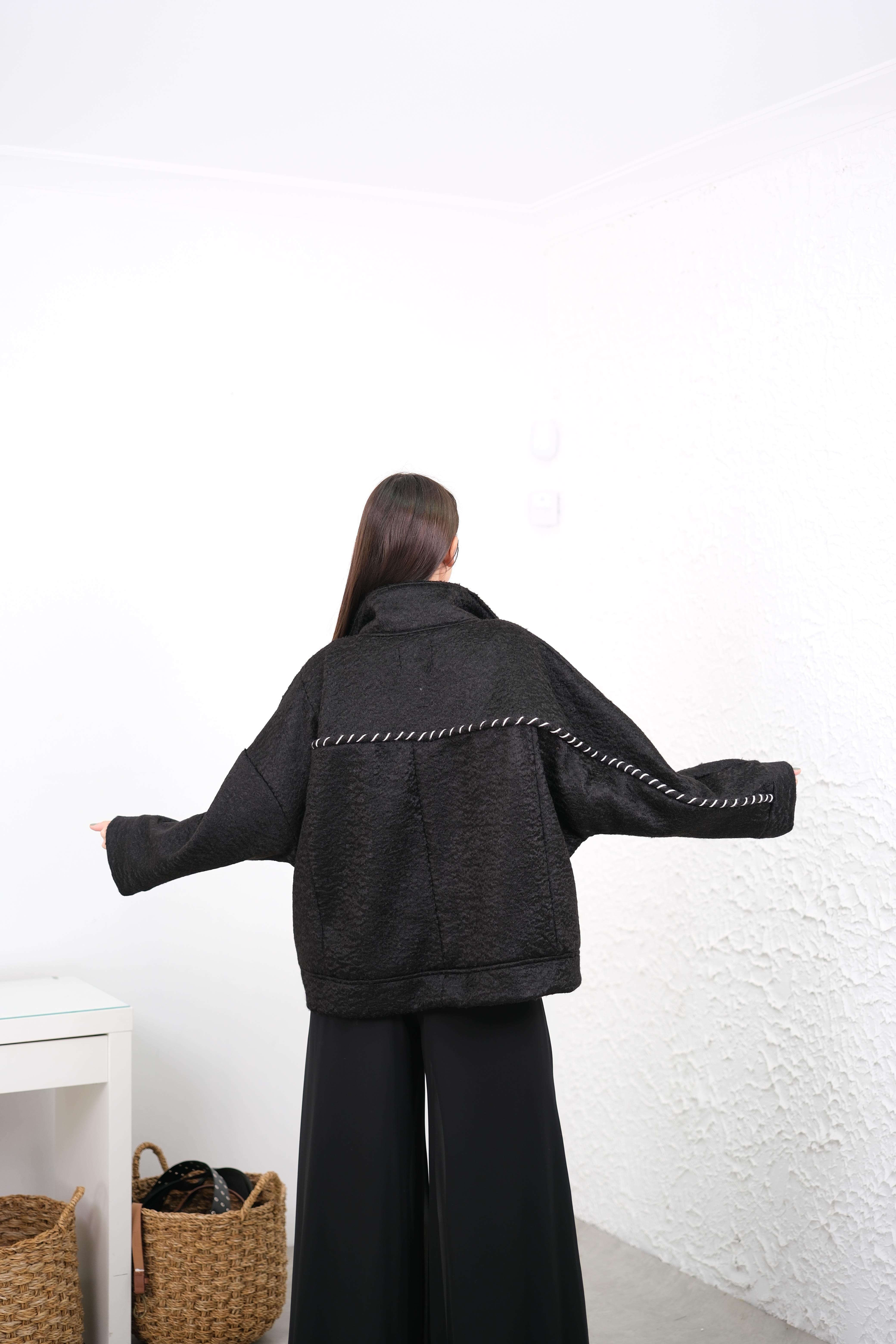 NUSON DKİŞ DETAYLI SİYAH KABAN