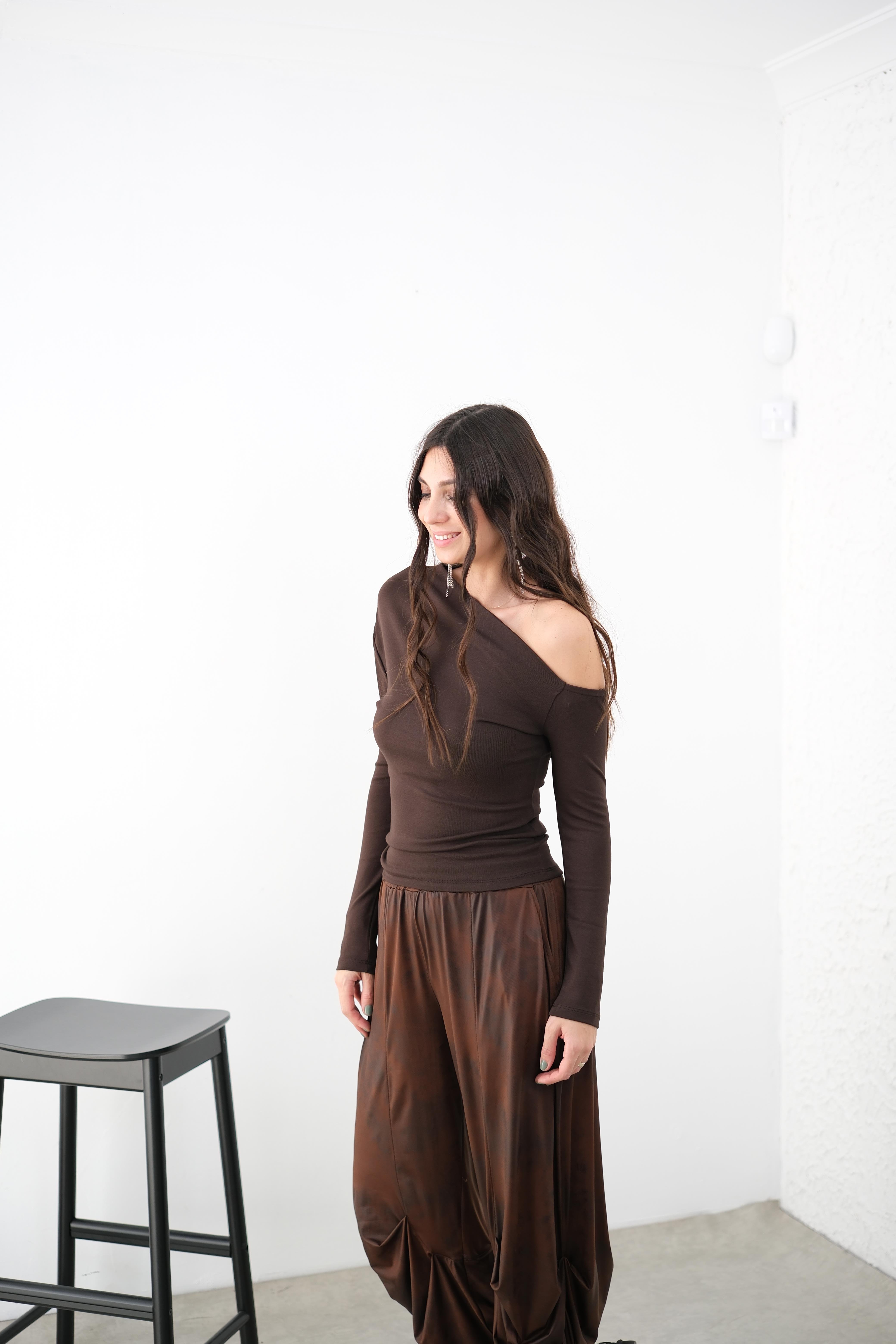 ORCY TEK OMUZ KAHVE BLUZ