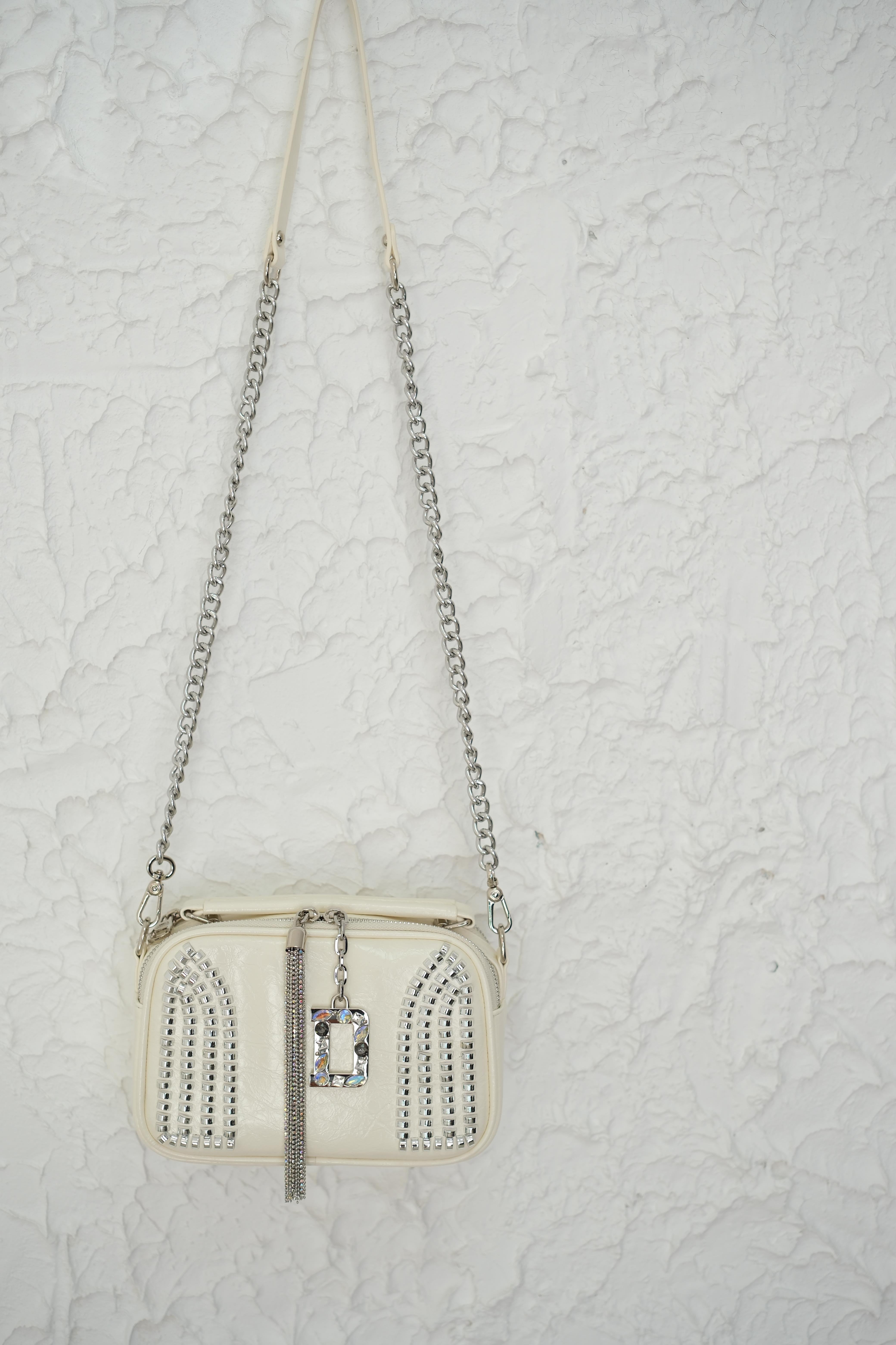 OSCAR BEYAZ TAŞLI ÇANTA