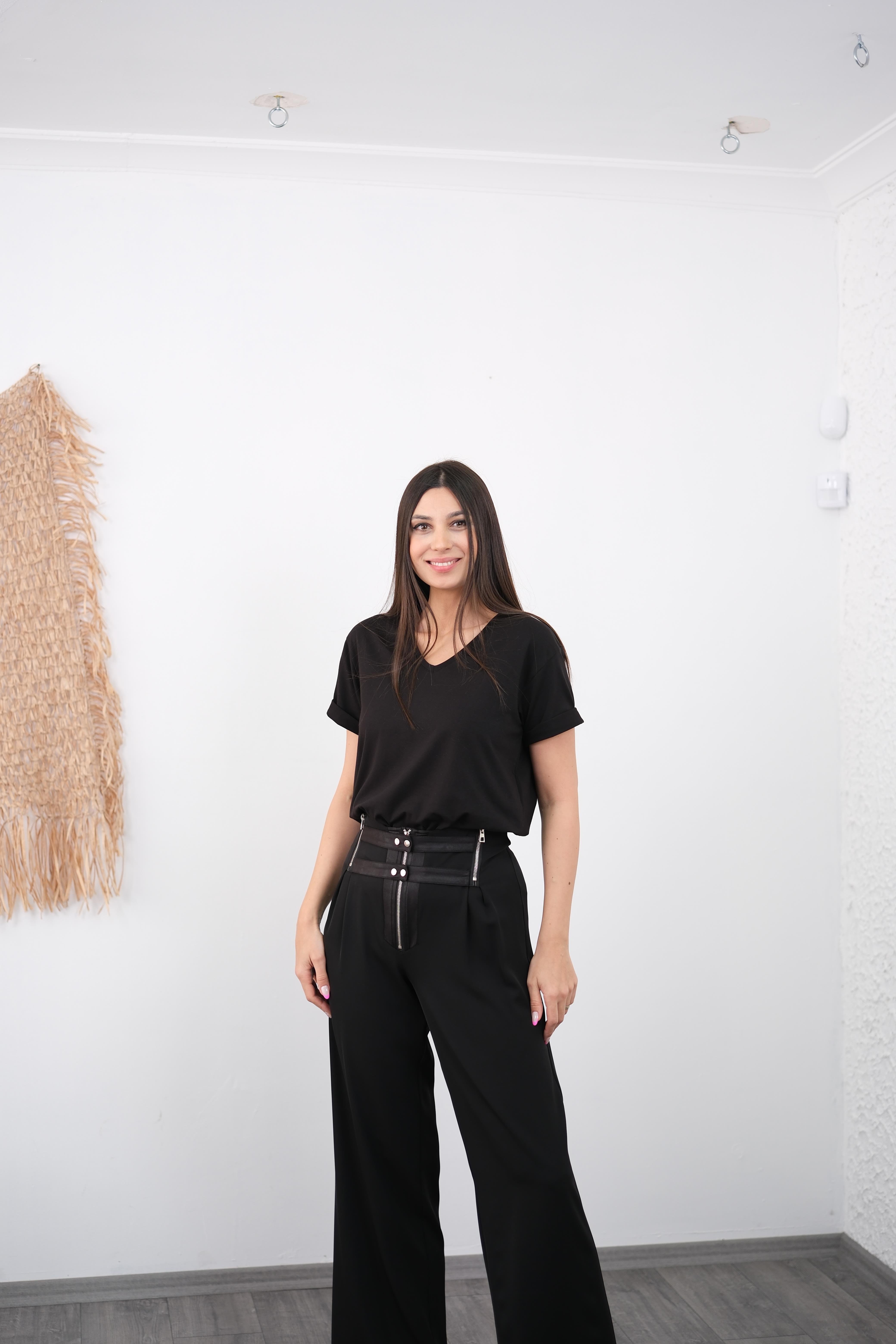 PACE V YAKA SİYAH TİŞÖRT