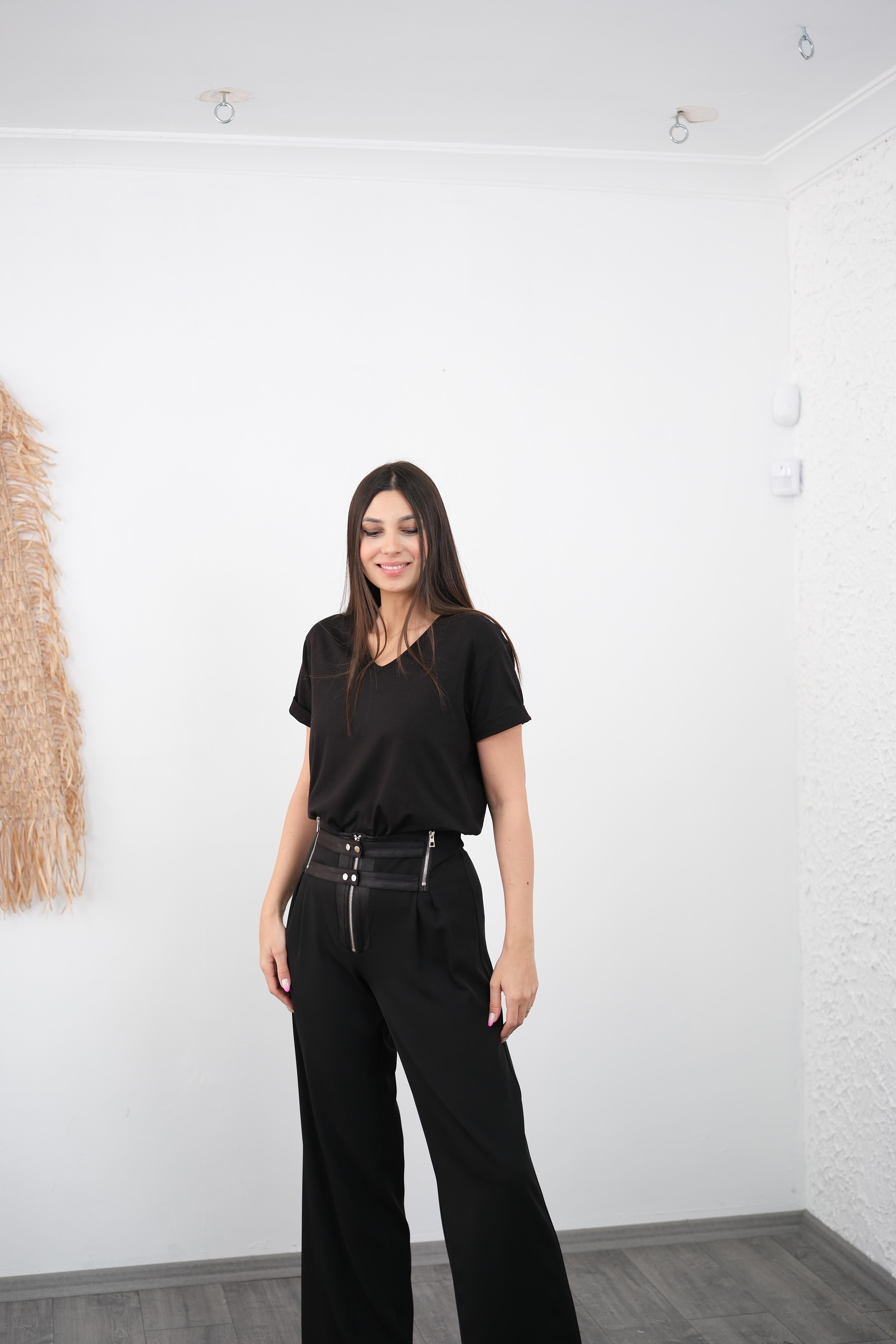 PACE V YAKA SİYAH TİŞÖRT