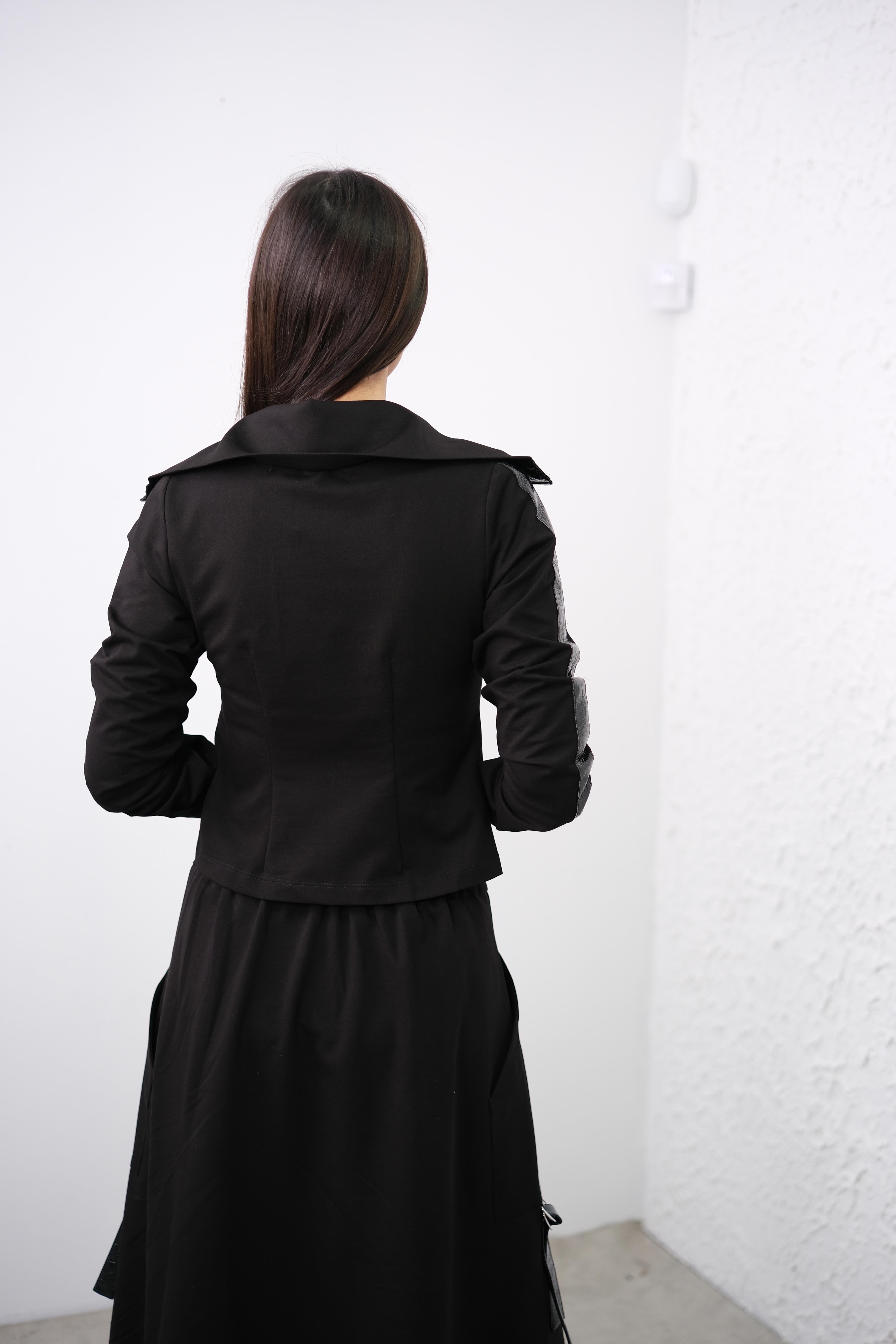 PARLY DERİ DETAYLI SİYAH CEKET