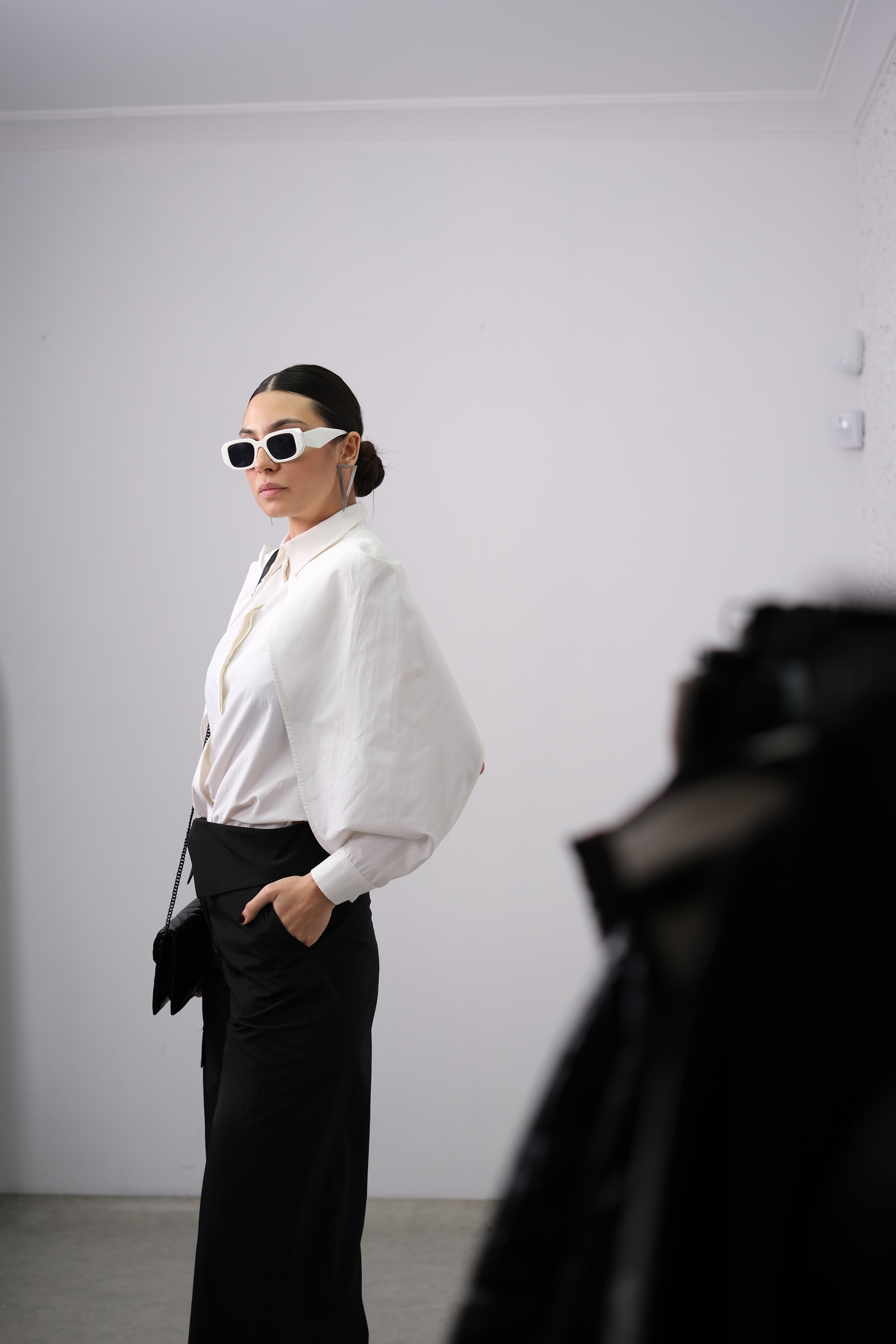 PENA KOL DETAYLI TASARIM BEYAZ GÖMLEK