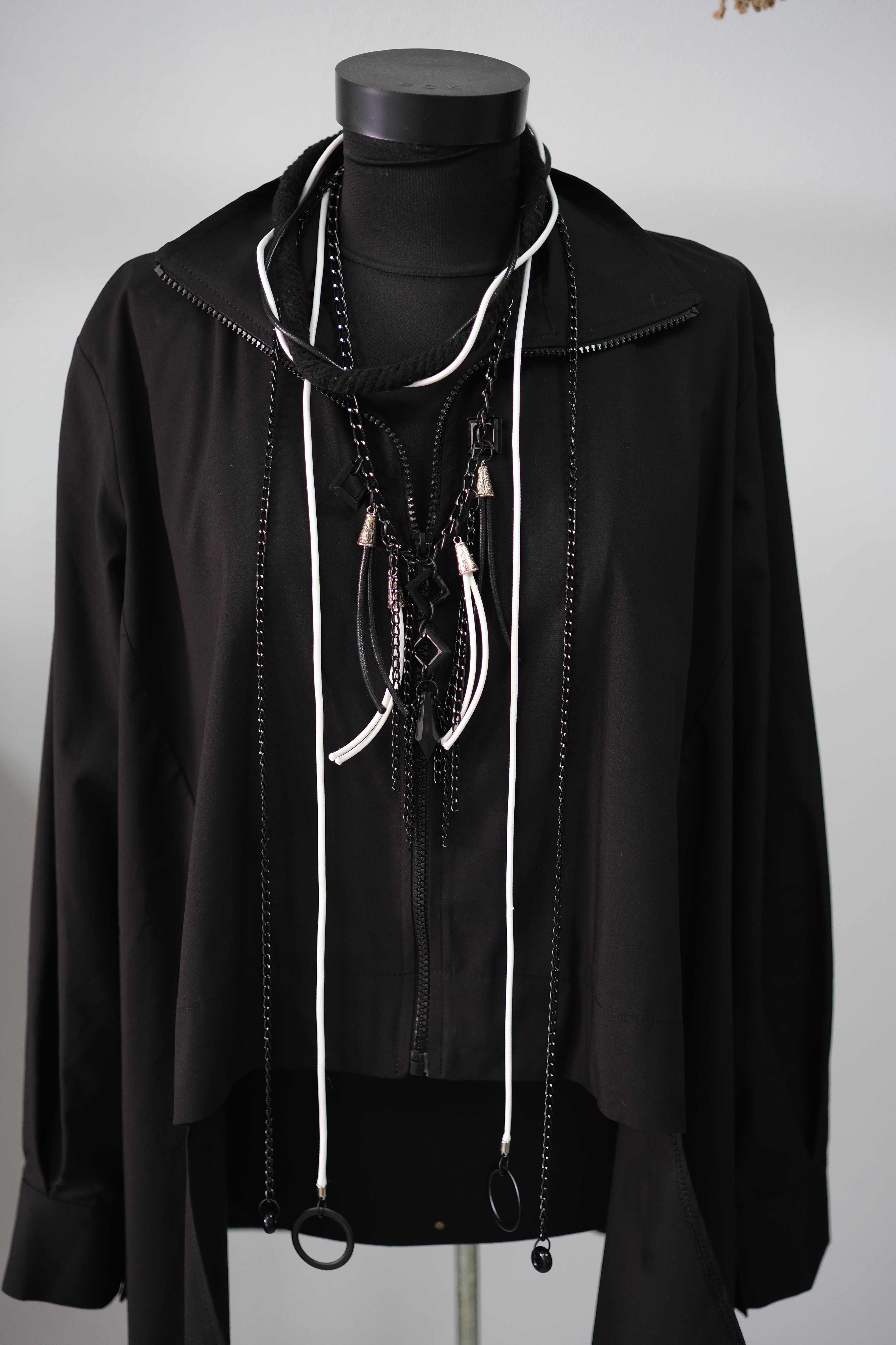 RİSA BEYAZ HALATLI KOLYE