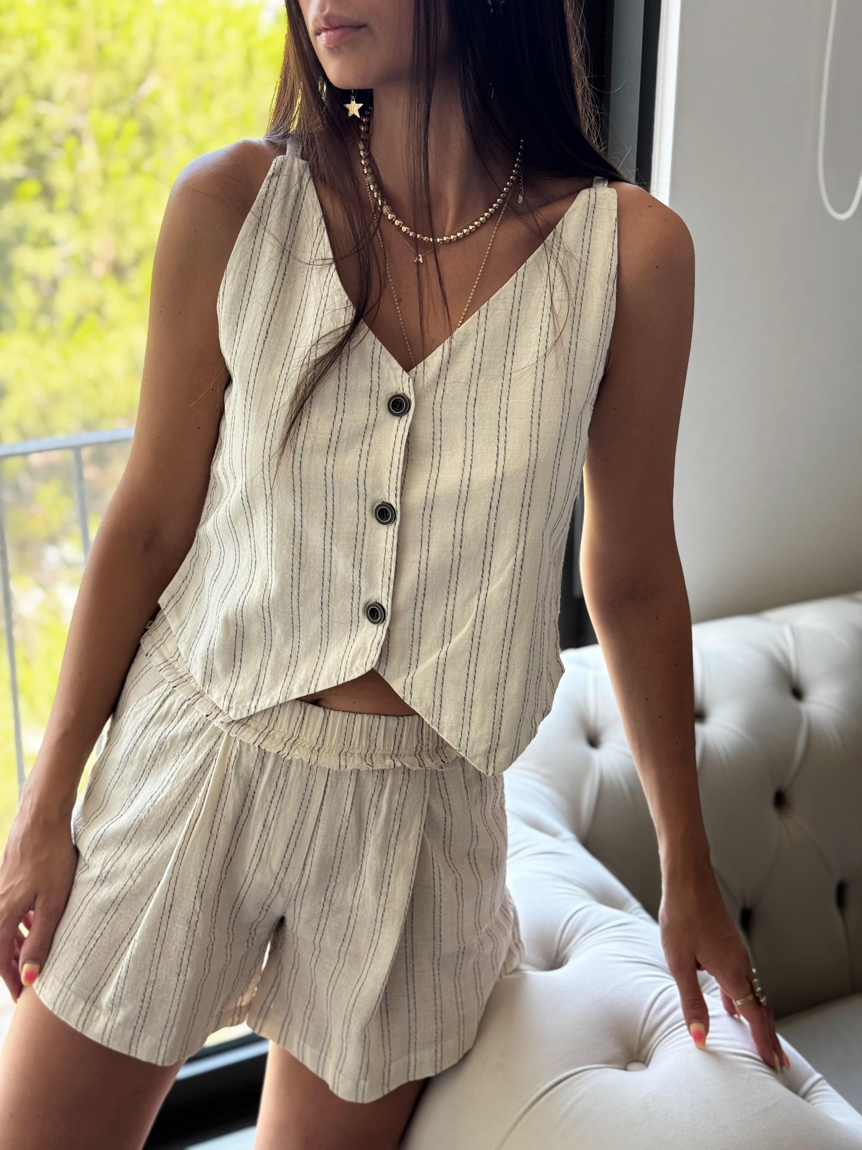 ROMANCHE ÇİZGİLİ BEJ ŞORT