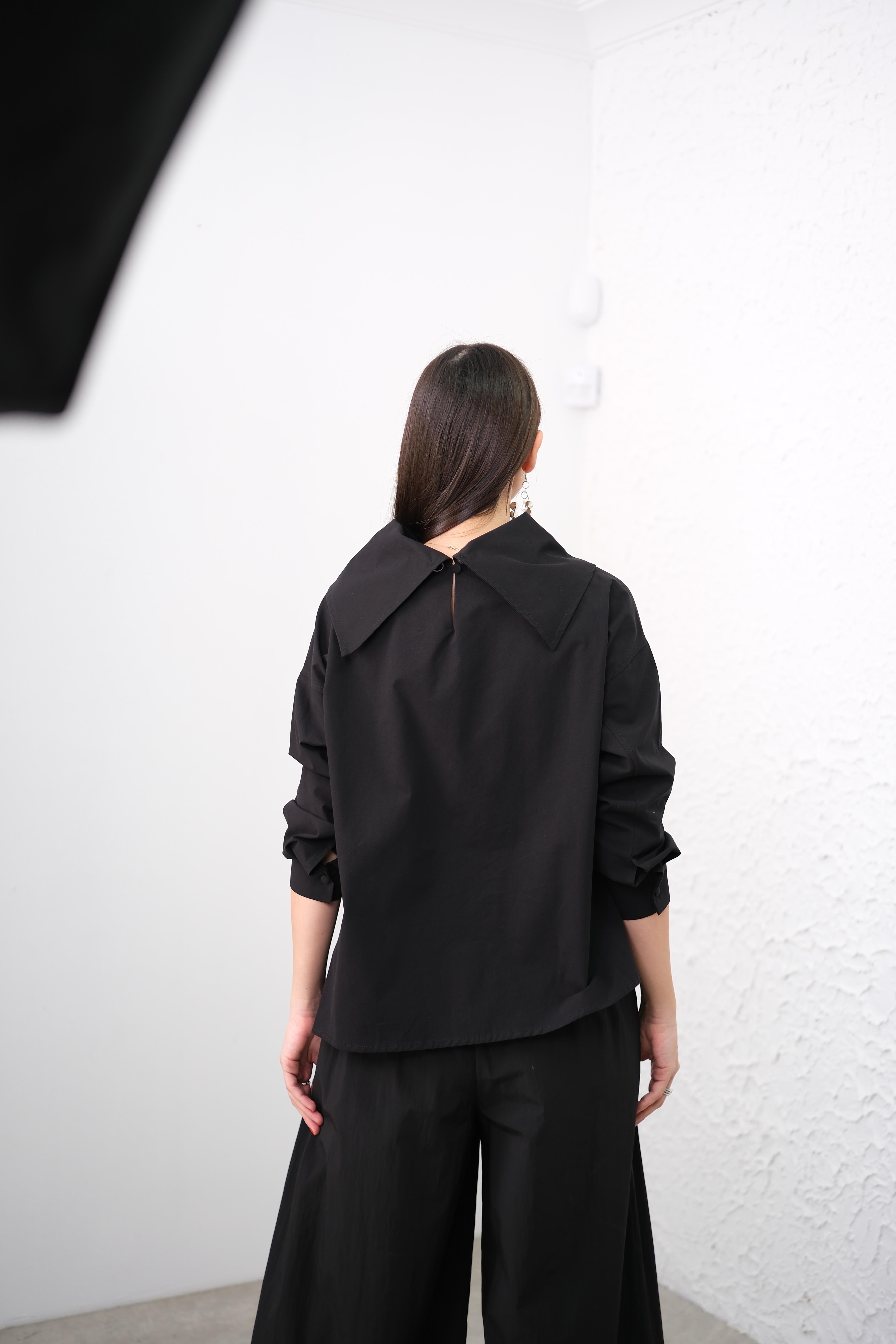 ROSSO BASKILI SİYAH BLUZ