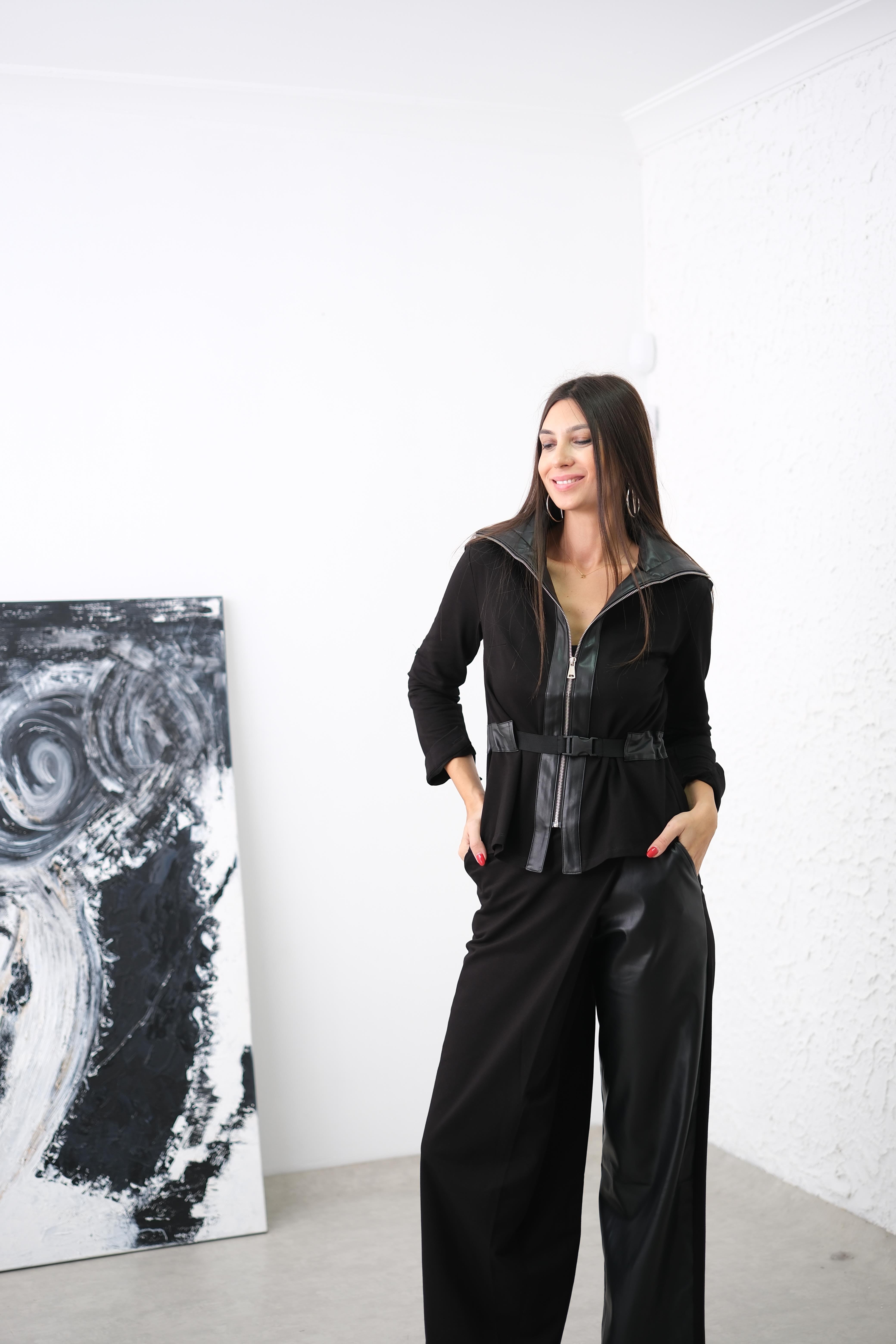 SAMA DERİ DETAYLI SİYAH CEKET