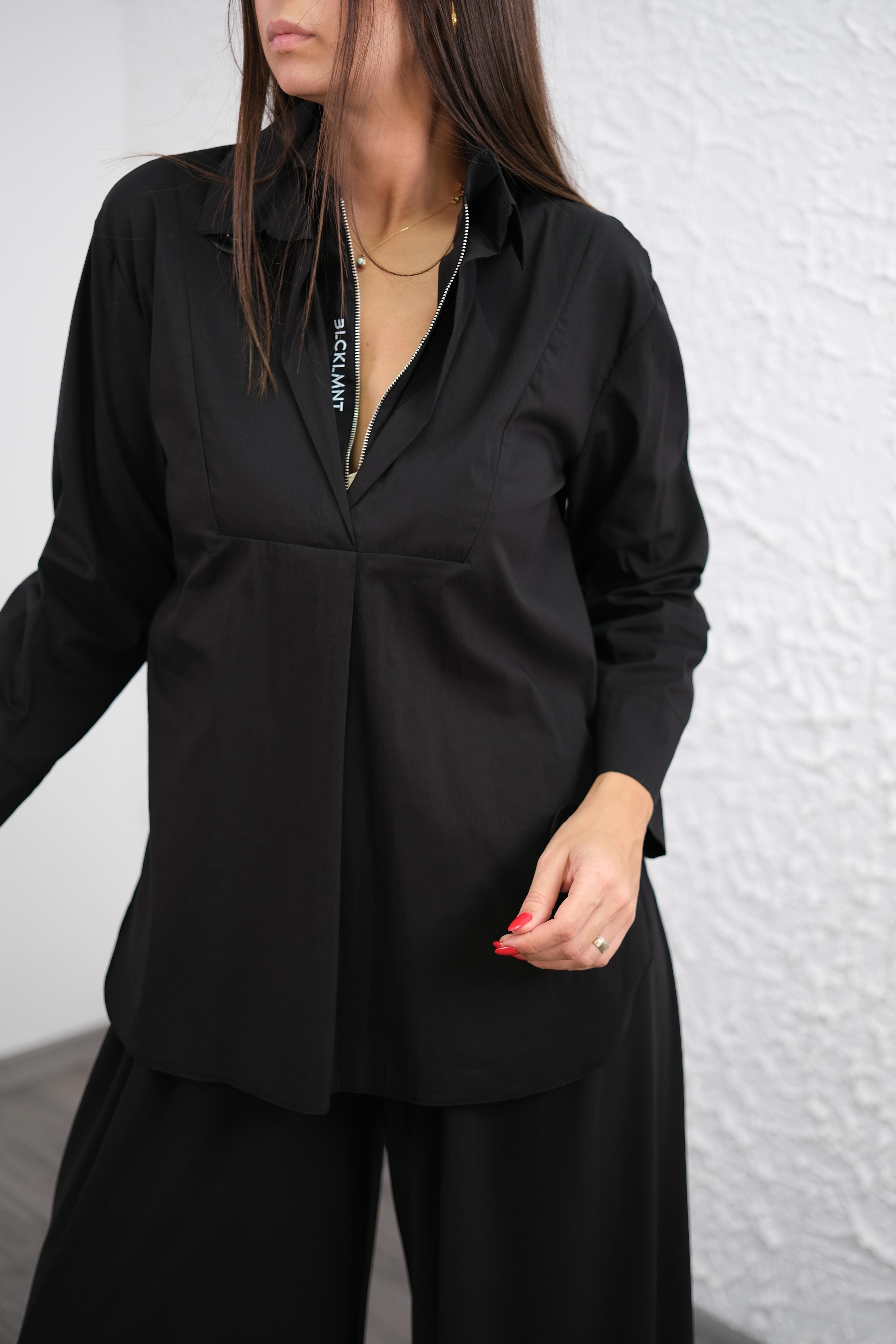 SANDY YAKA DETAYLI SİYAH GÖMLEK