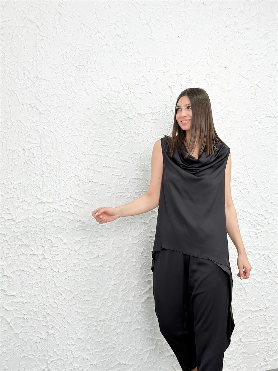 SATEEN SİYAH TASARIM BLUZ