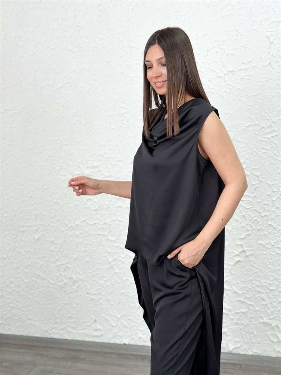 SATEEN SİYAH TASARIM BLUZ