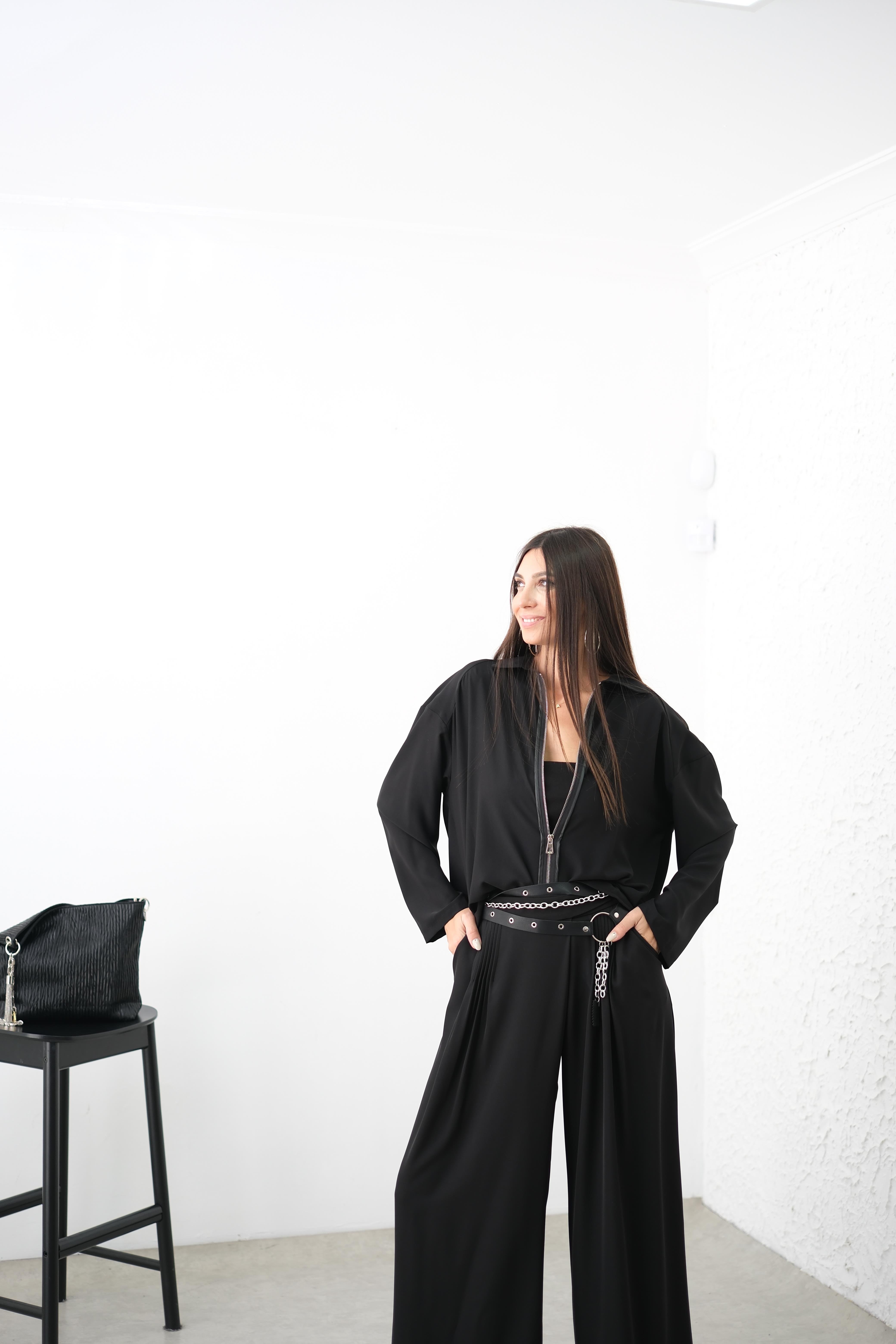 SERRA FERMUARLI SİYAH GÖMLEK