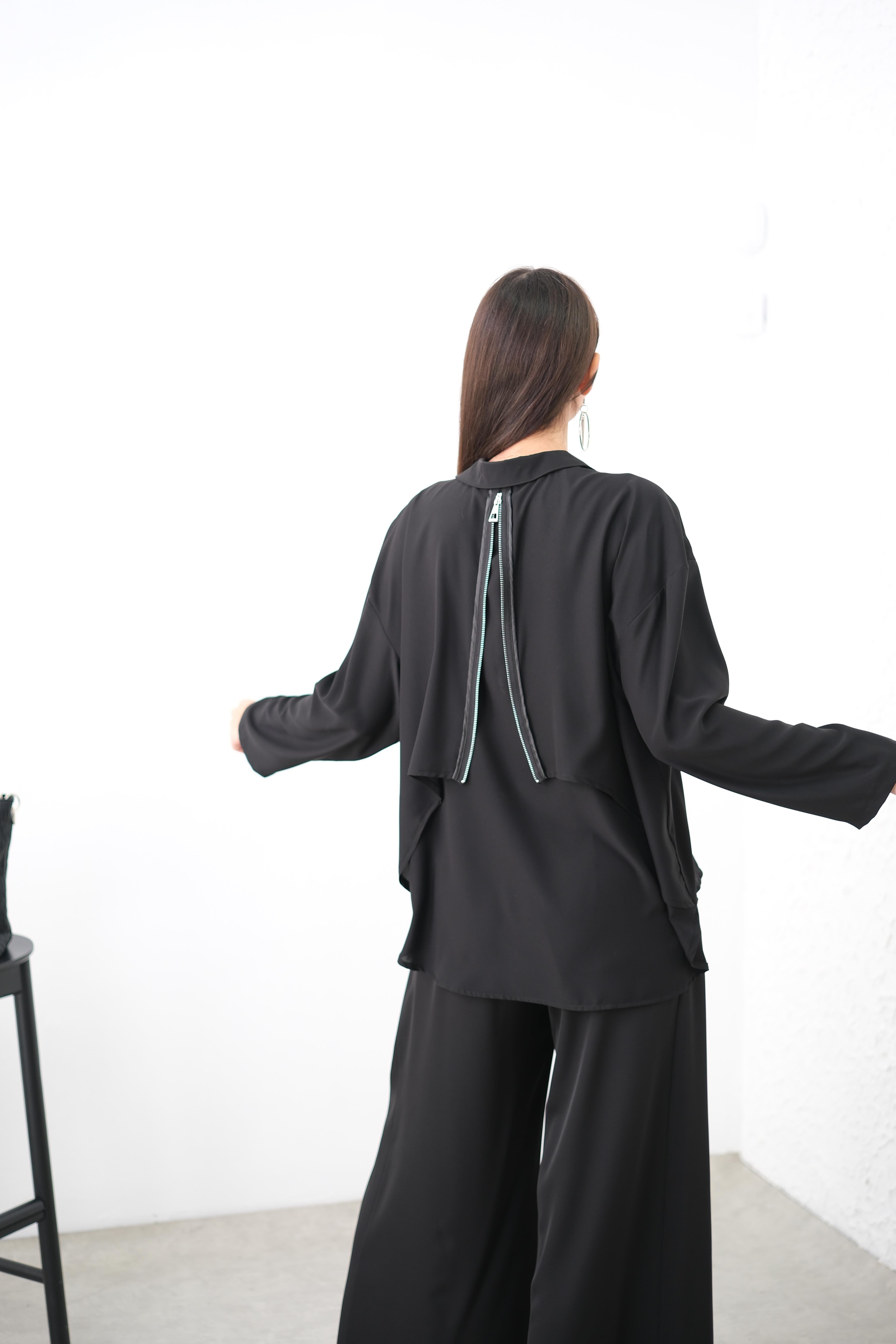 SERRA FERMUARLI SİYAH GÖMLEK