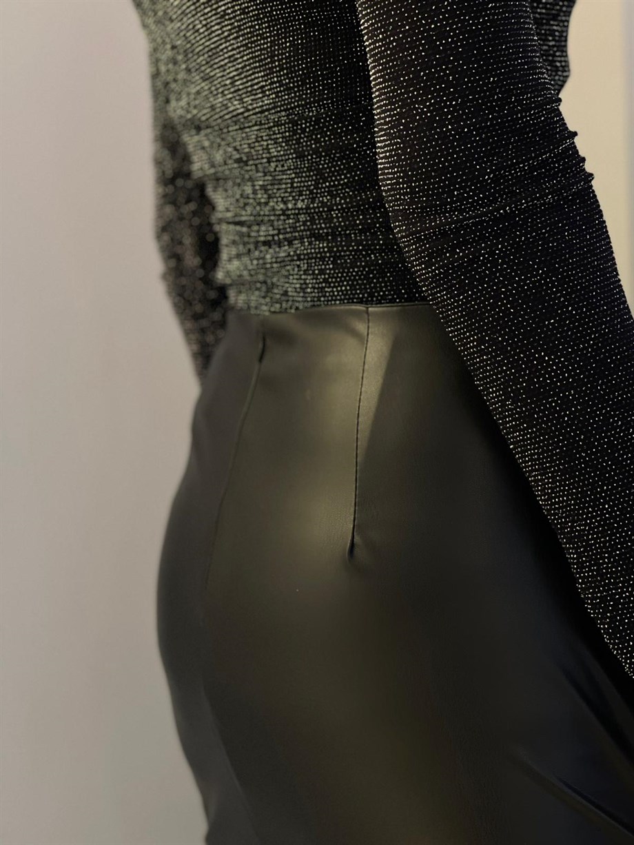 SİYAH MİNİ DERİ ETEK