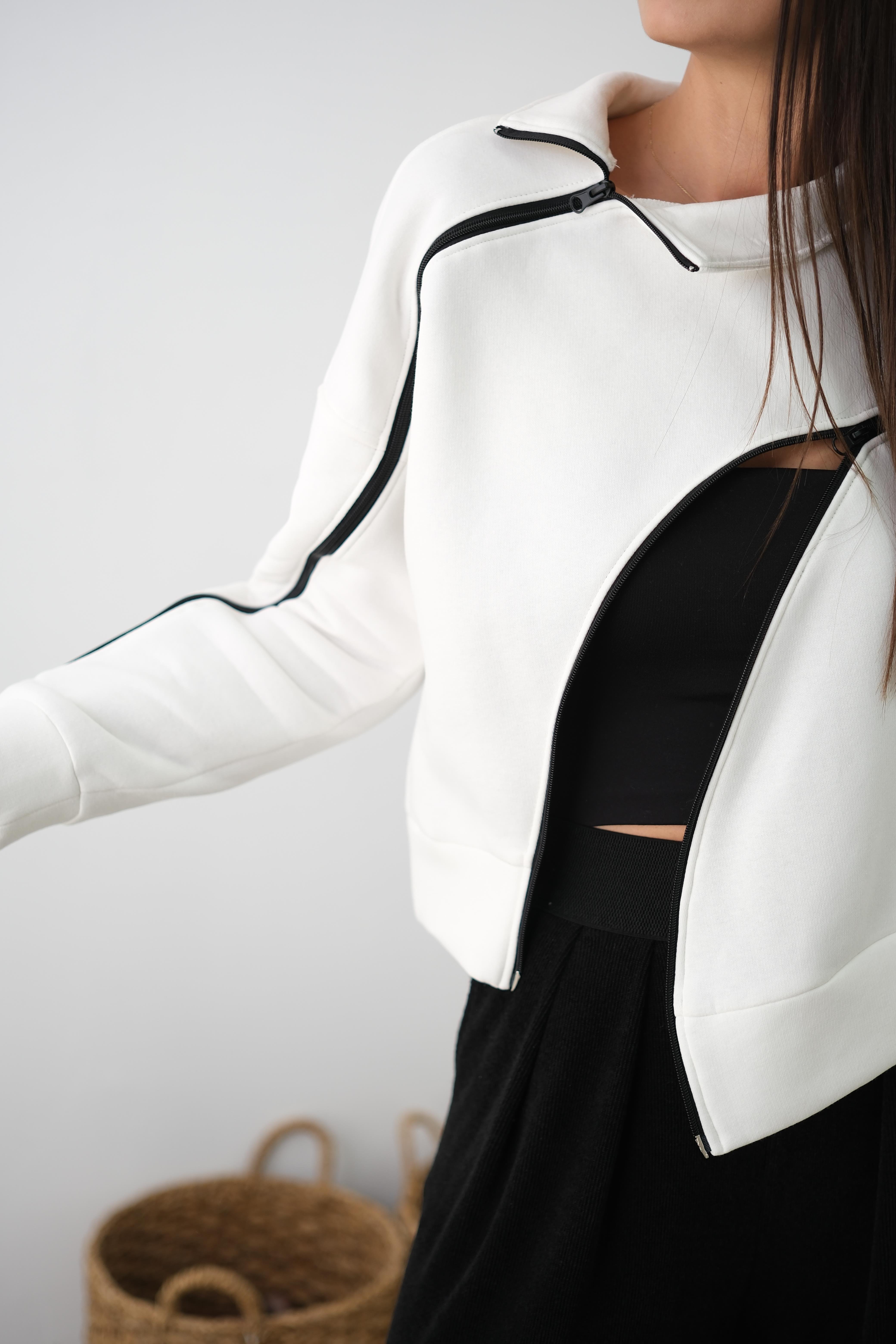 SONYA FERMUAR DETAYLI BEYAZ SWEAT