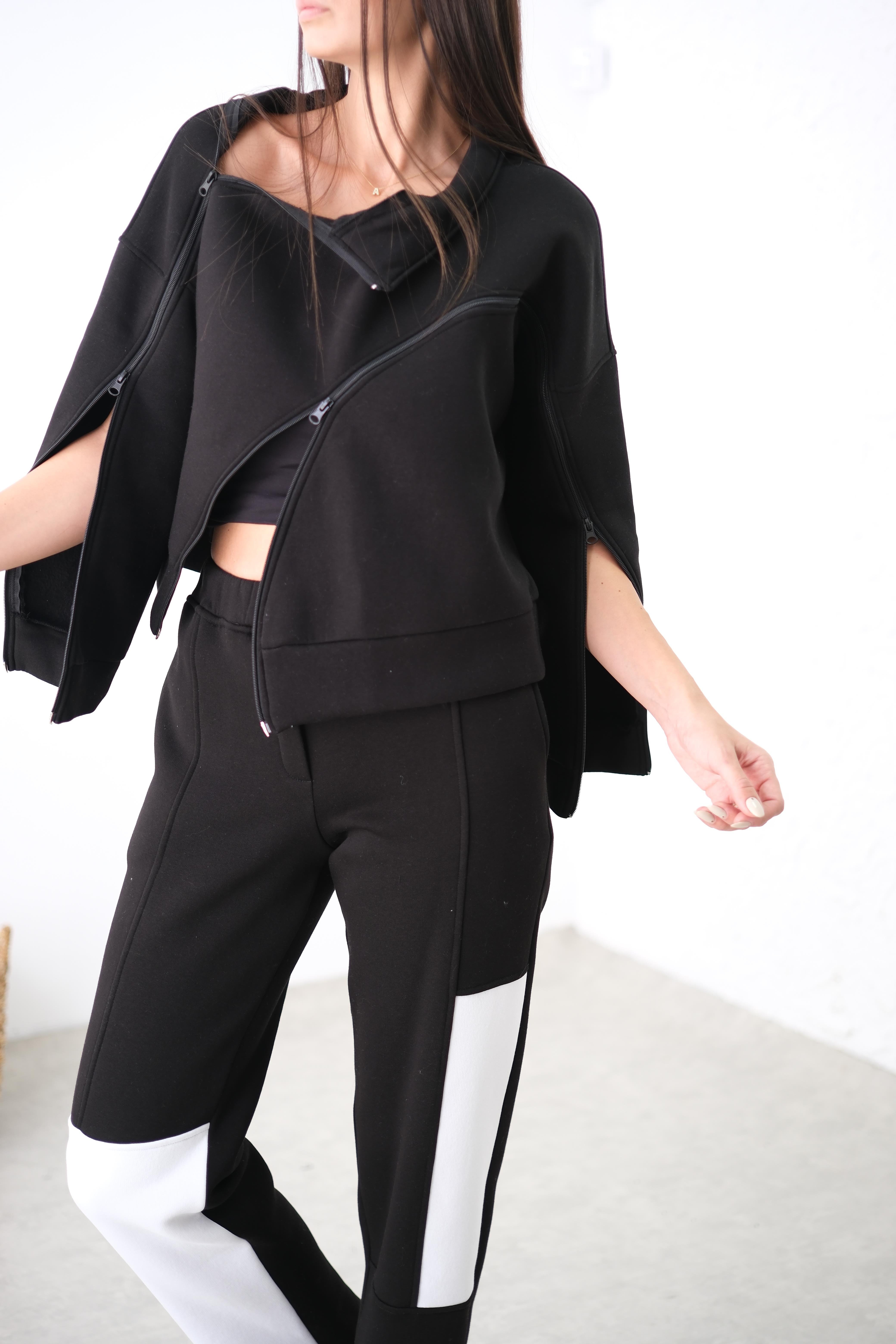 SONYA FERMUAR DETAYLI SİYAH SWEAT