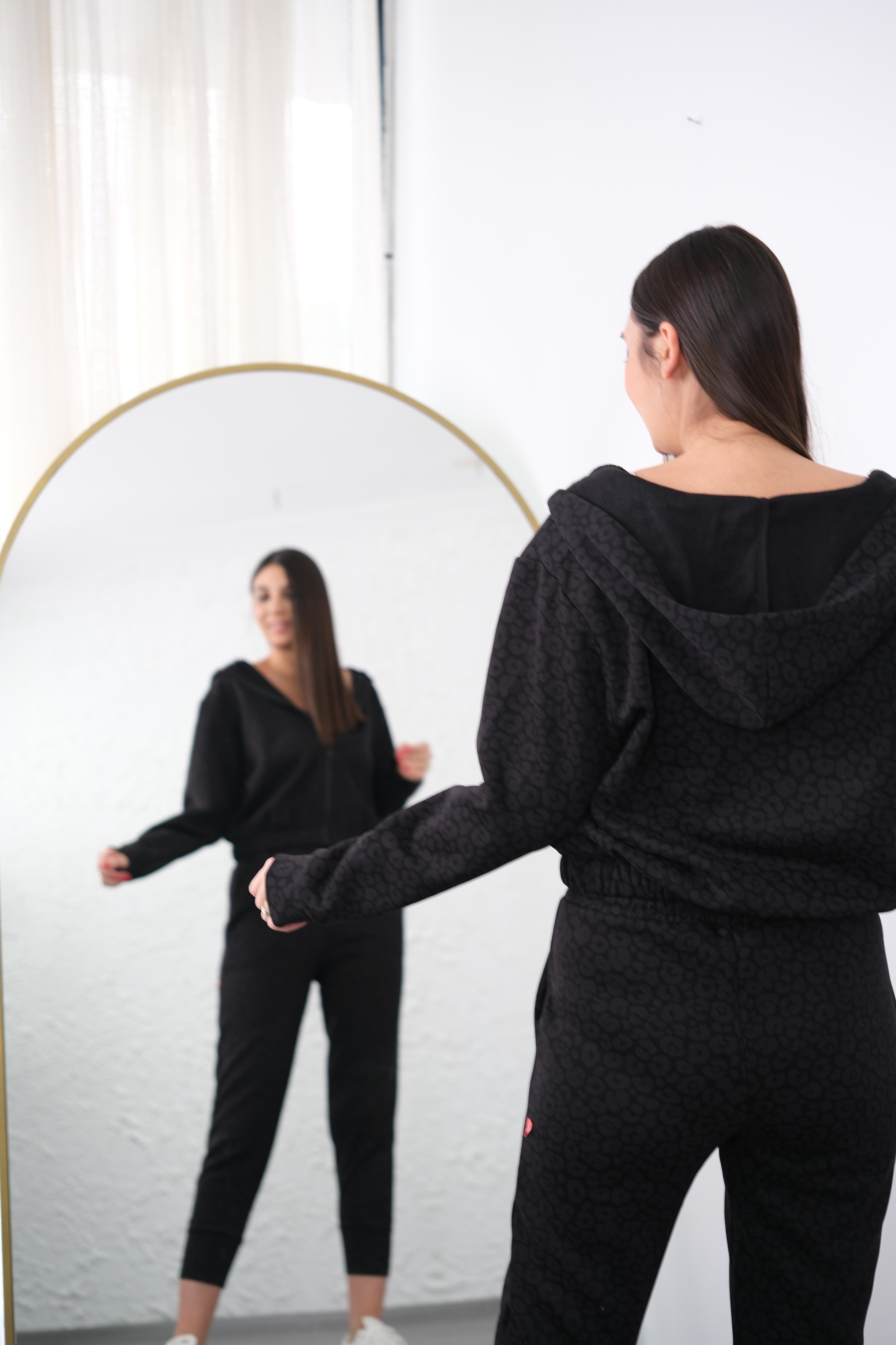 TİLA LEOPAR DESEN SİYAH EŞOFMAN TAKIMI