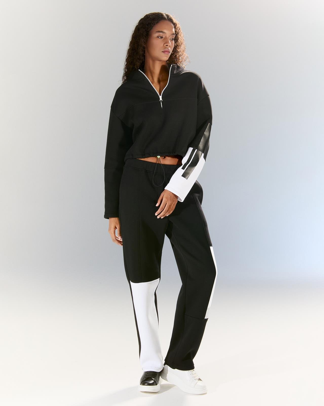 TİMS SİYAH SWEATSHIRT