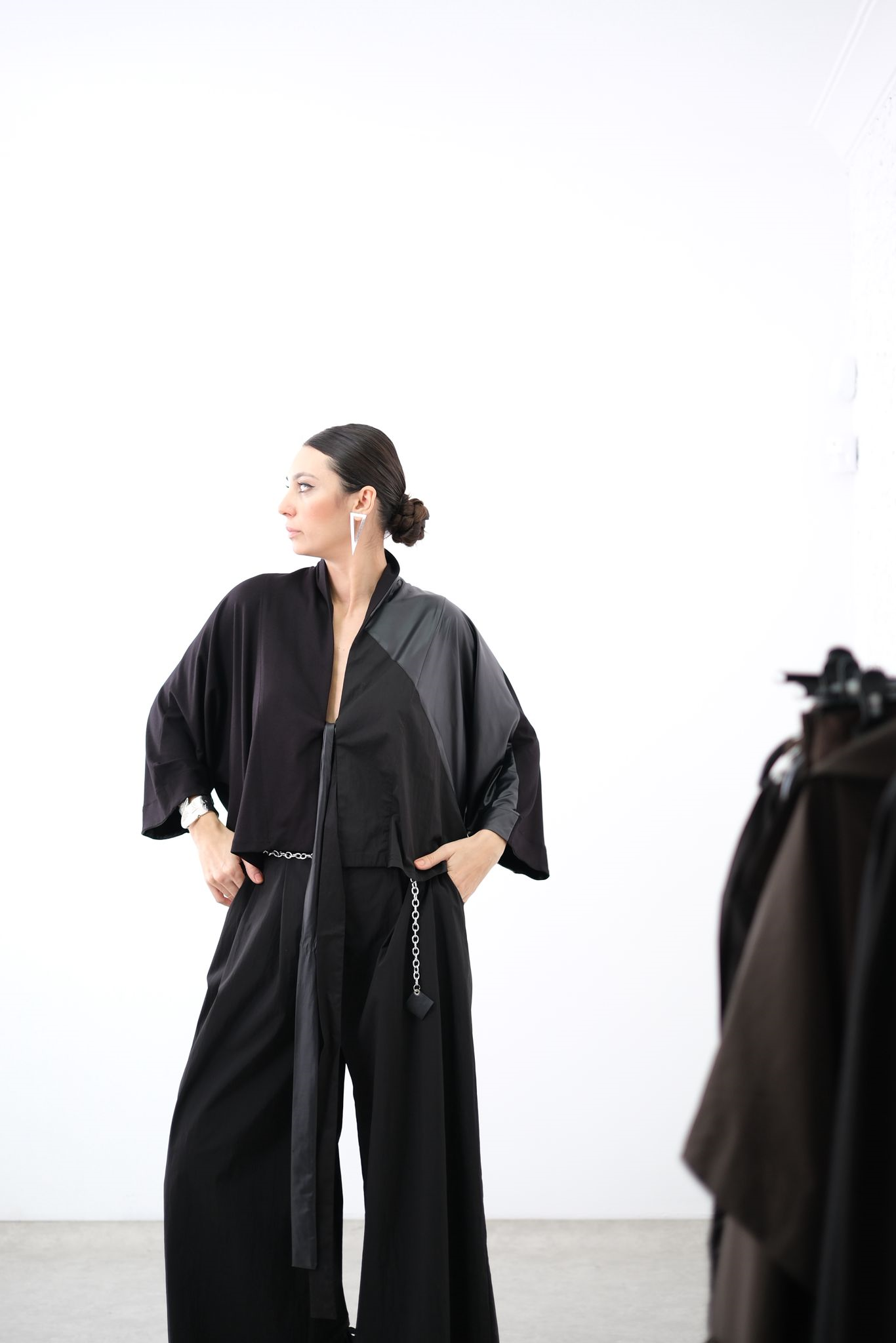 VALENTİ DERİ DETAYLI SİYAH CEKET