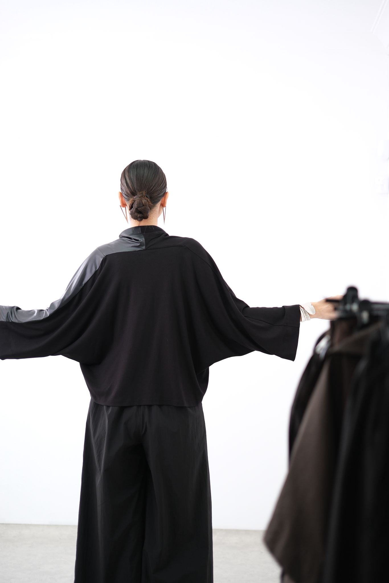 VALENTİ DERİ DETAYLI SİYAH CEKET