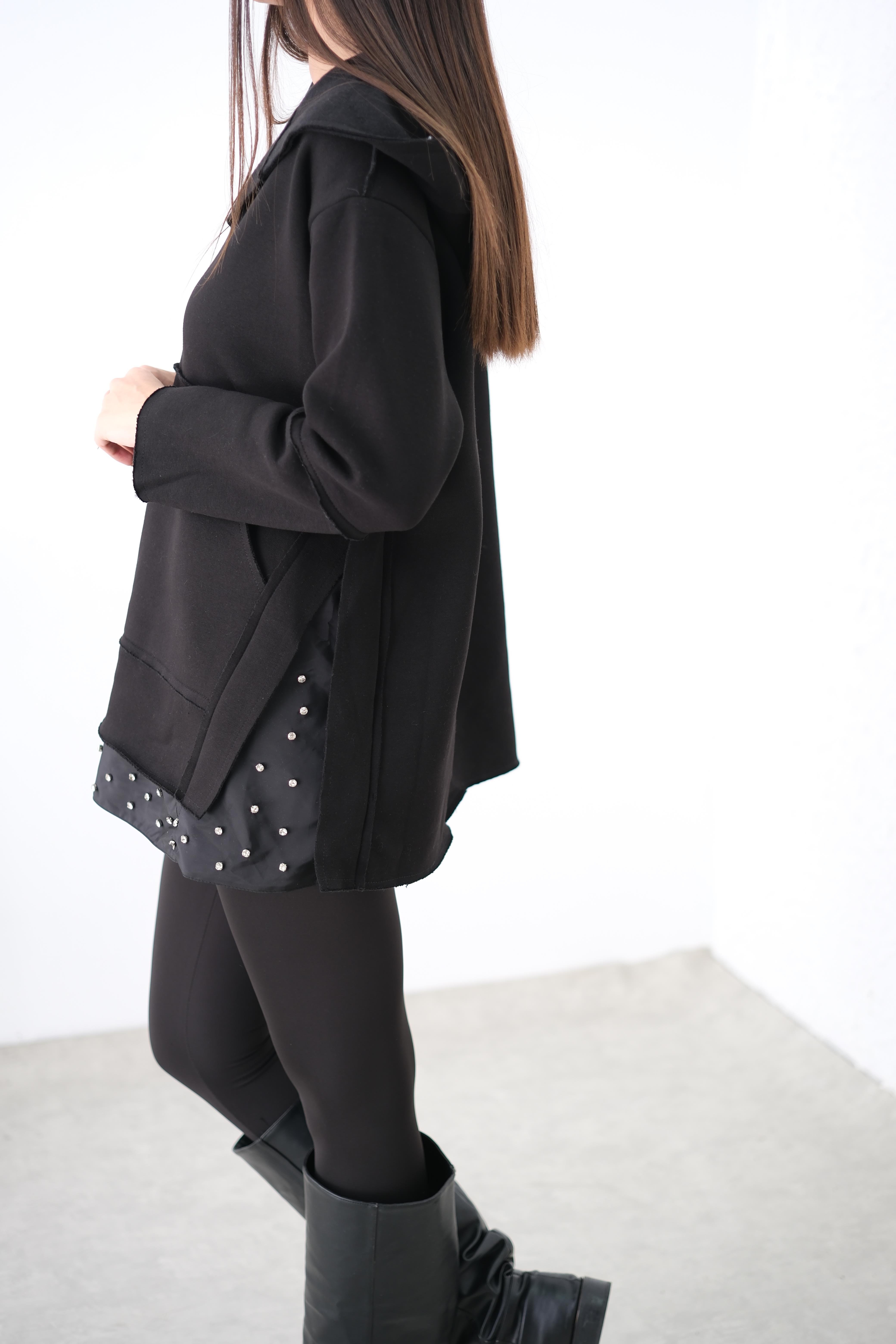 YEZZY TAŞ DETAYLI SİYAH SWEAT