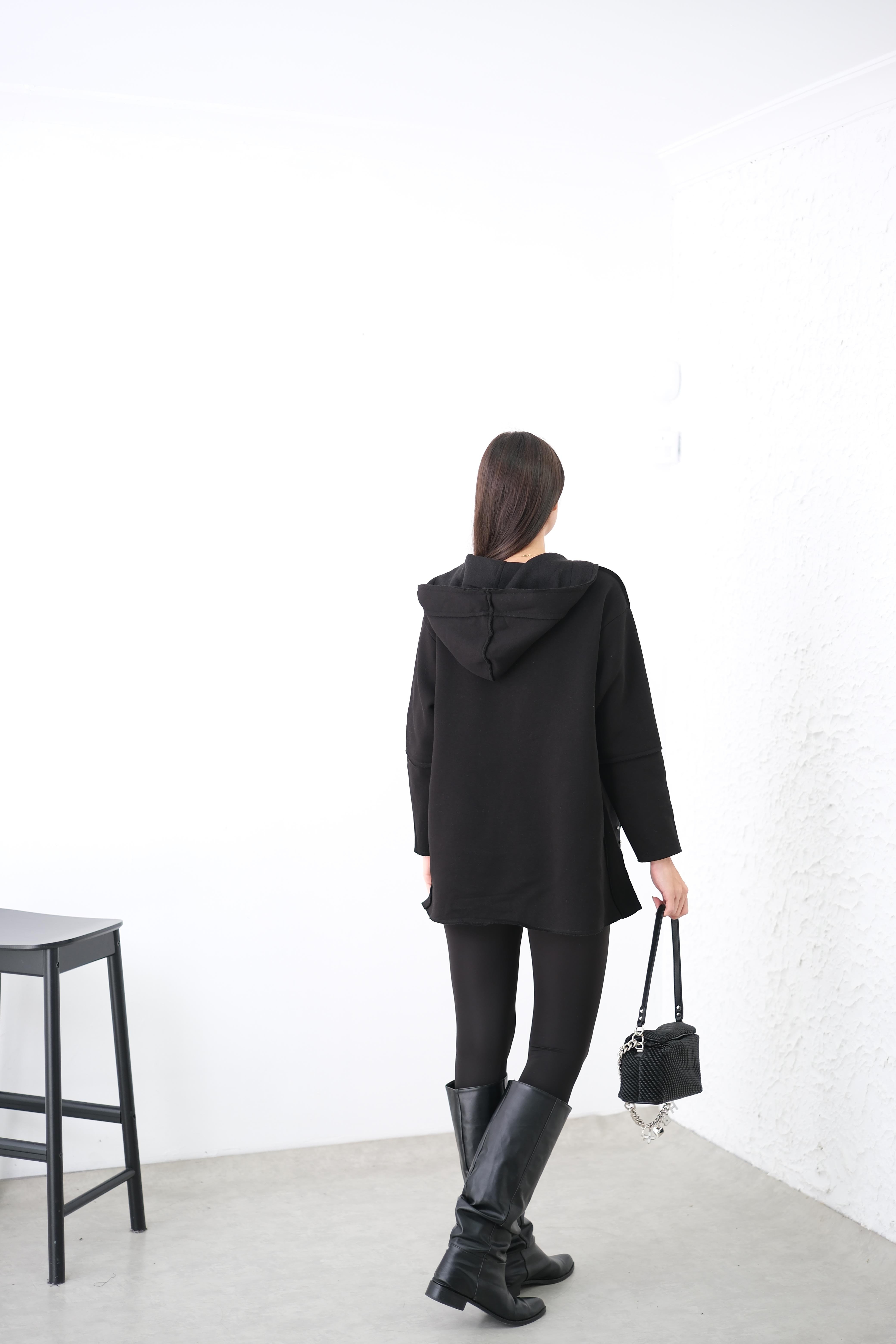 YEZZY TAŞ DETAYLI SİYAH SWEAT